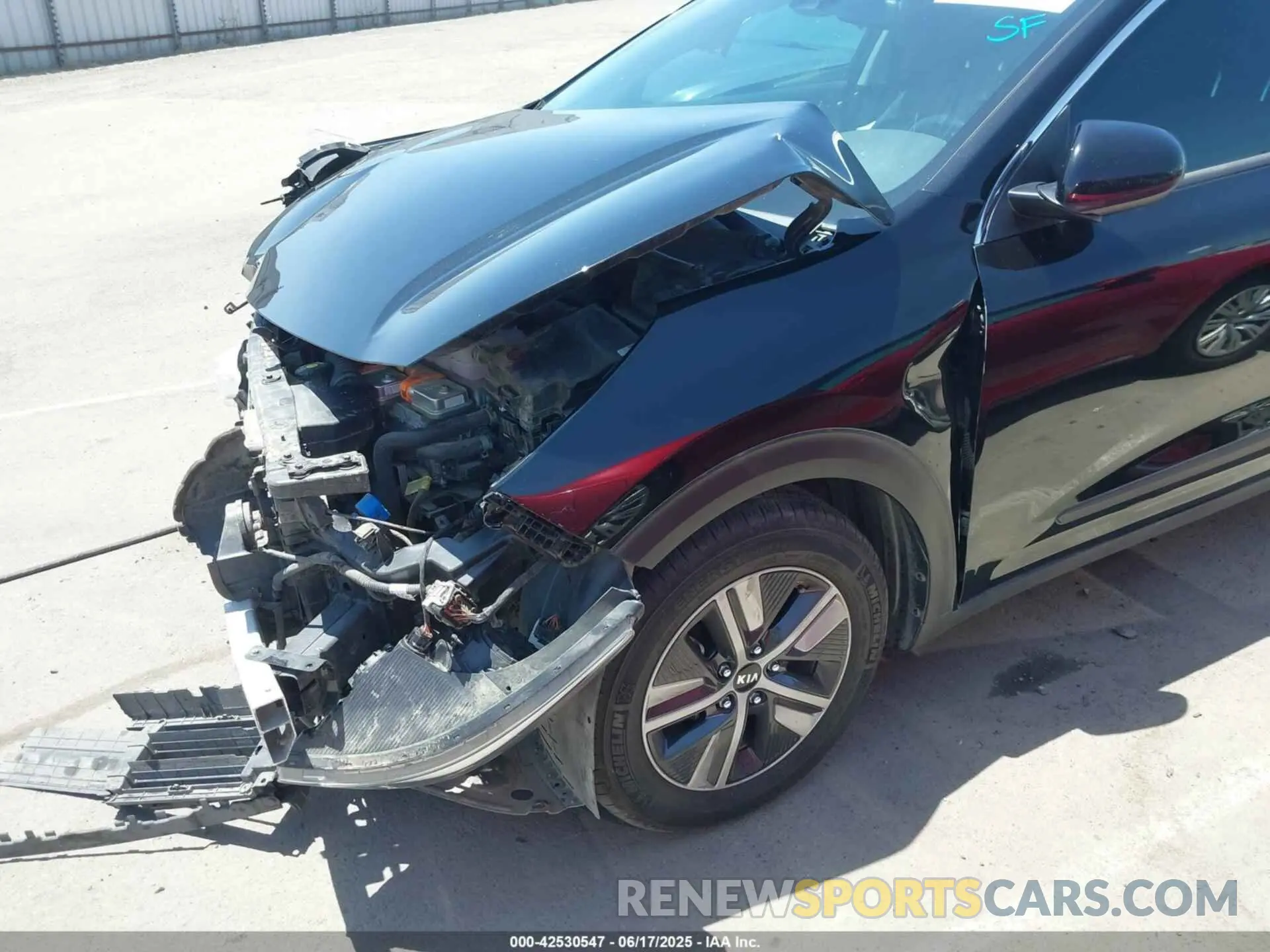 20 Photograph of a damaged car KNDCB3LC0M5479995 KIA NIRO 2021
