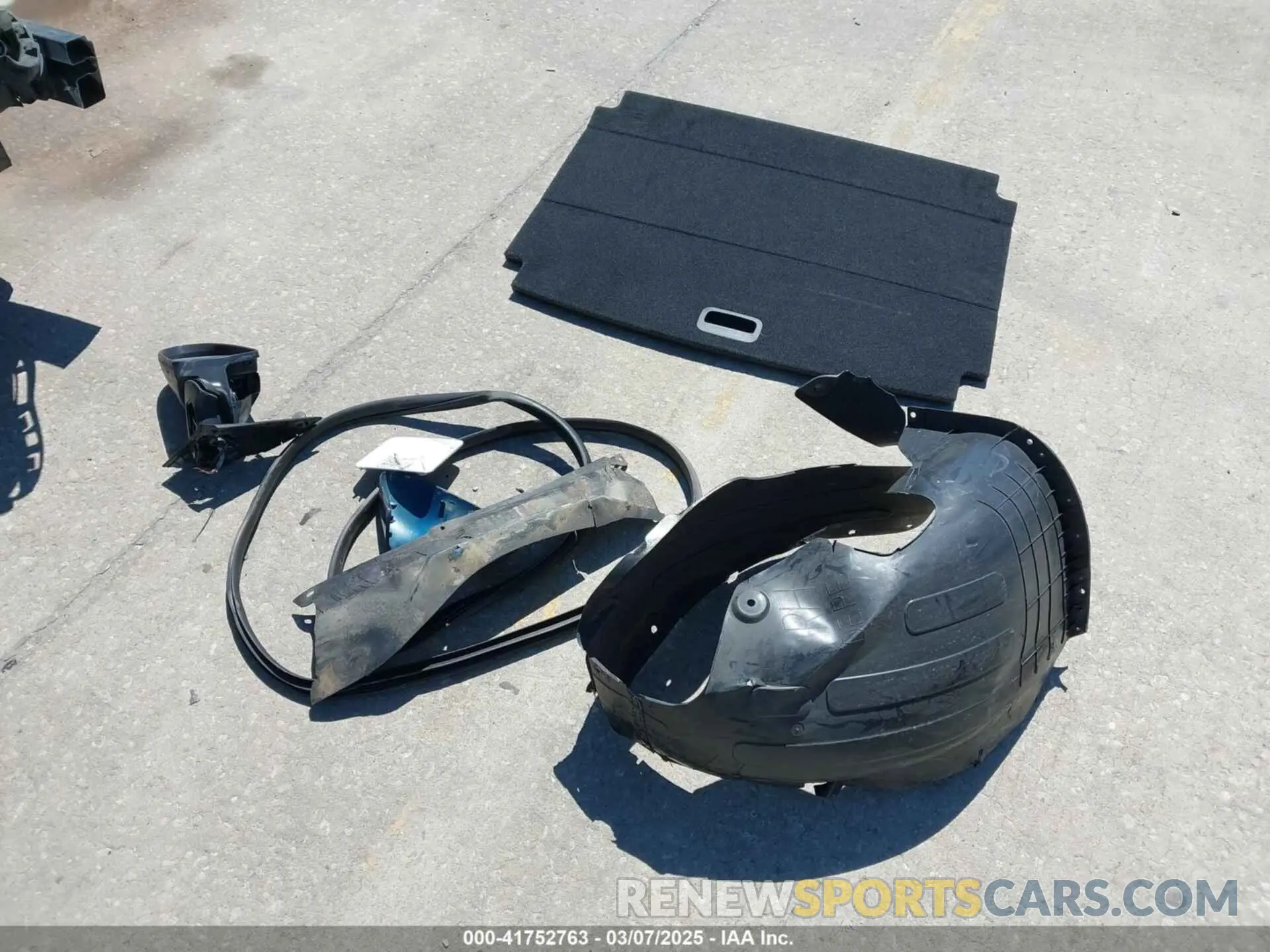 12 Photograph of a damaged car KNDCB3LC1M5471386 KIA NIRO 2021