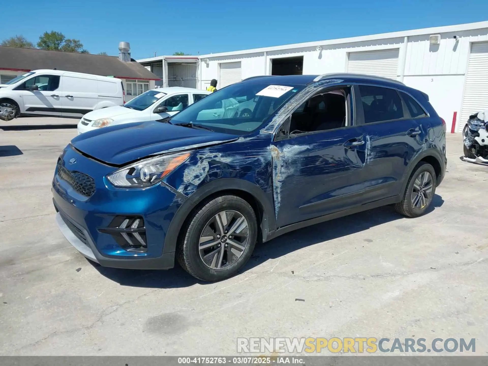2 Photograph of a damaged car KNDCB3LC1M5471386 KIA NIRO 2021