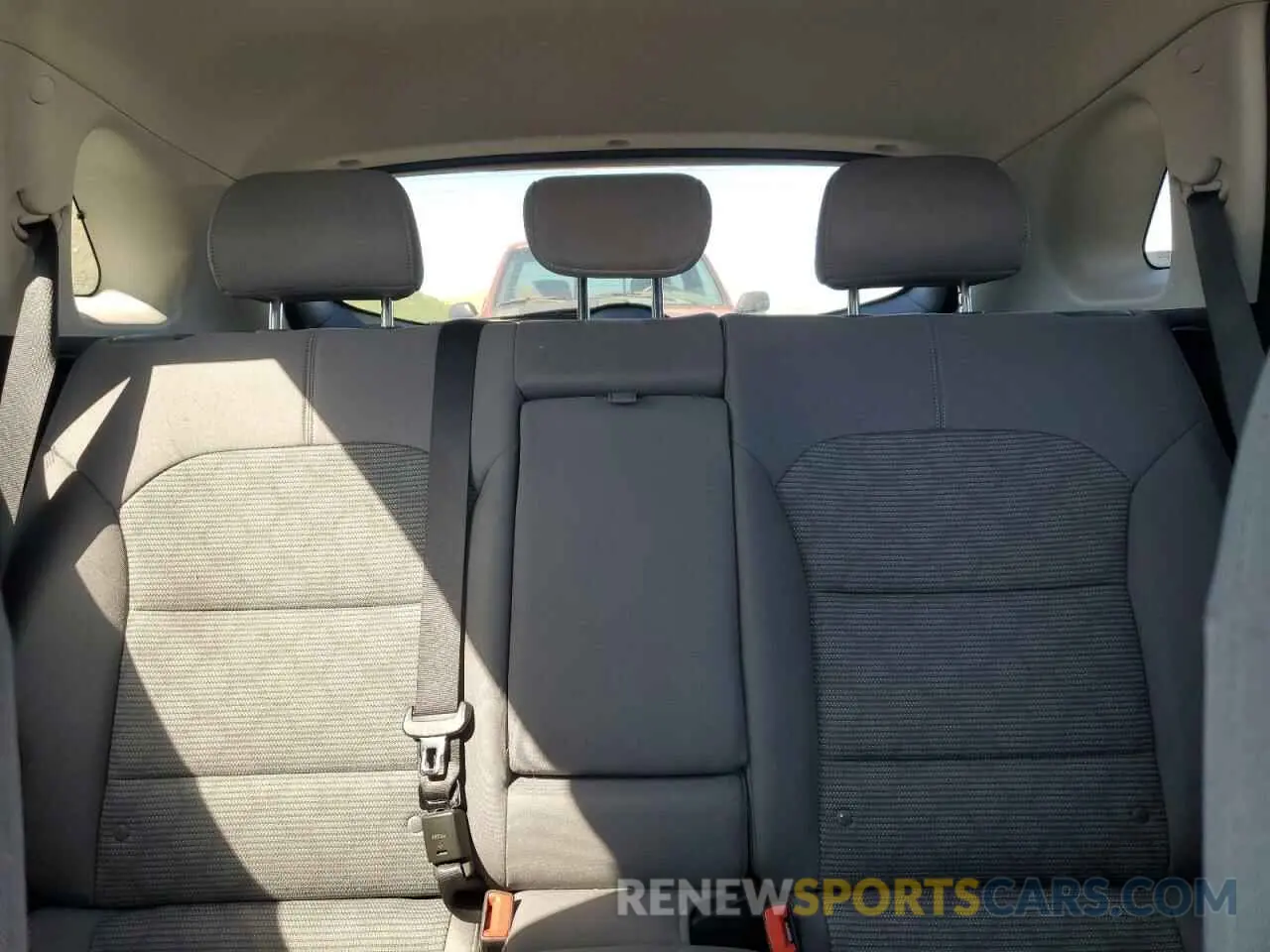 10 Photograph of a damaged car KNDCB3LC3M5471647 KIA NIRO 2021