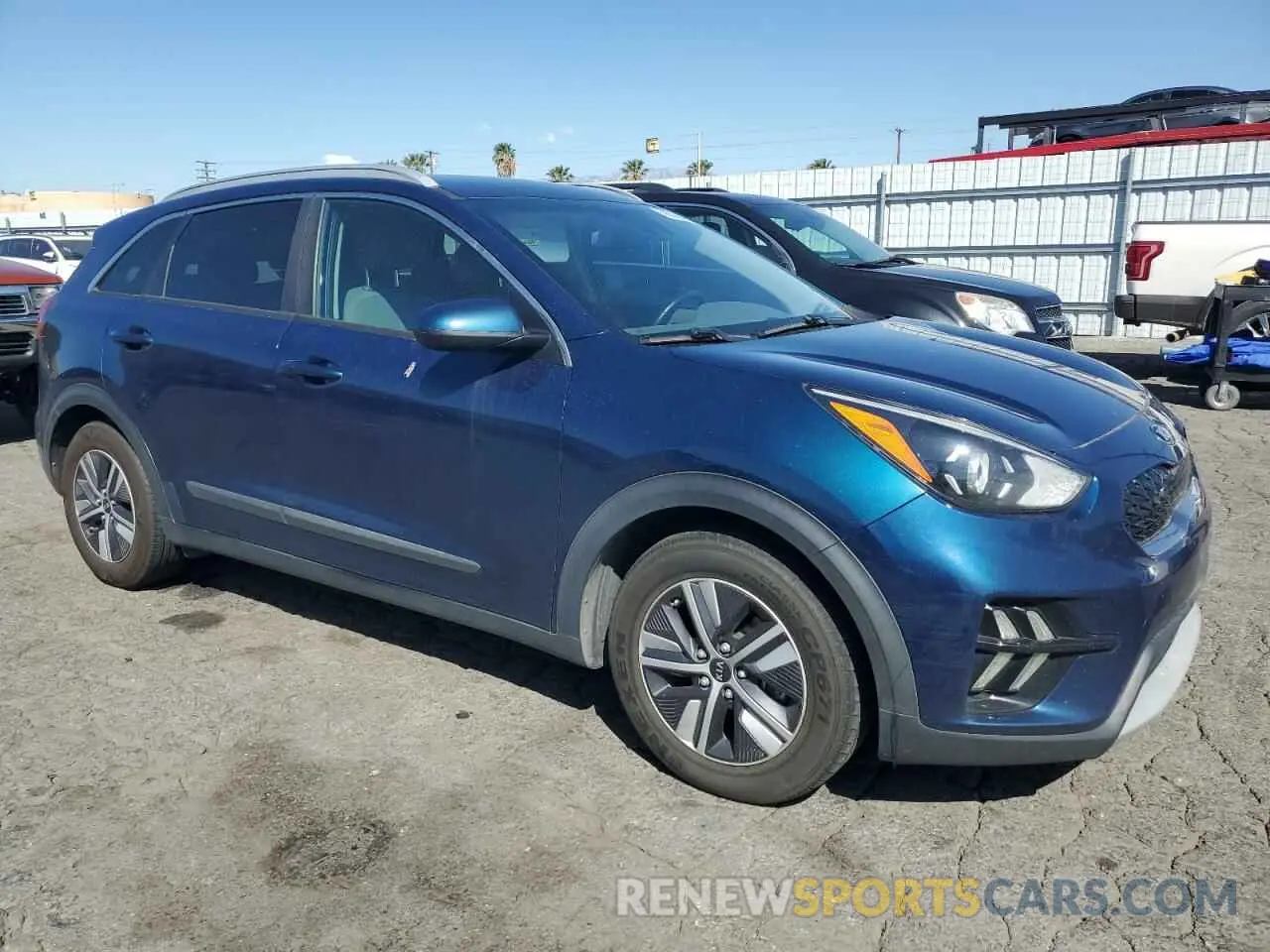 4 Photograph of a damaged car KNDCB3LC3M5471647 KIA NIRO 2021