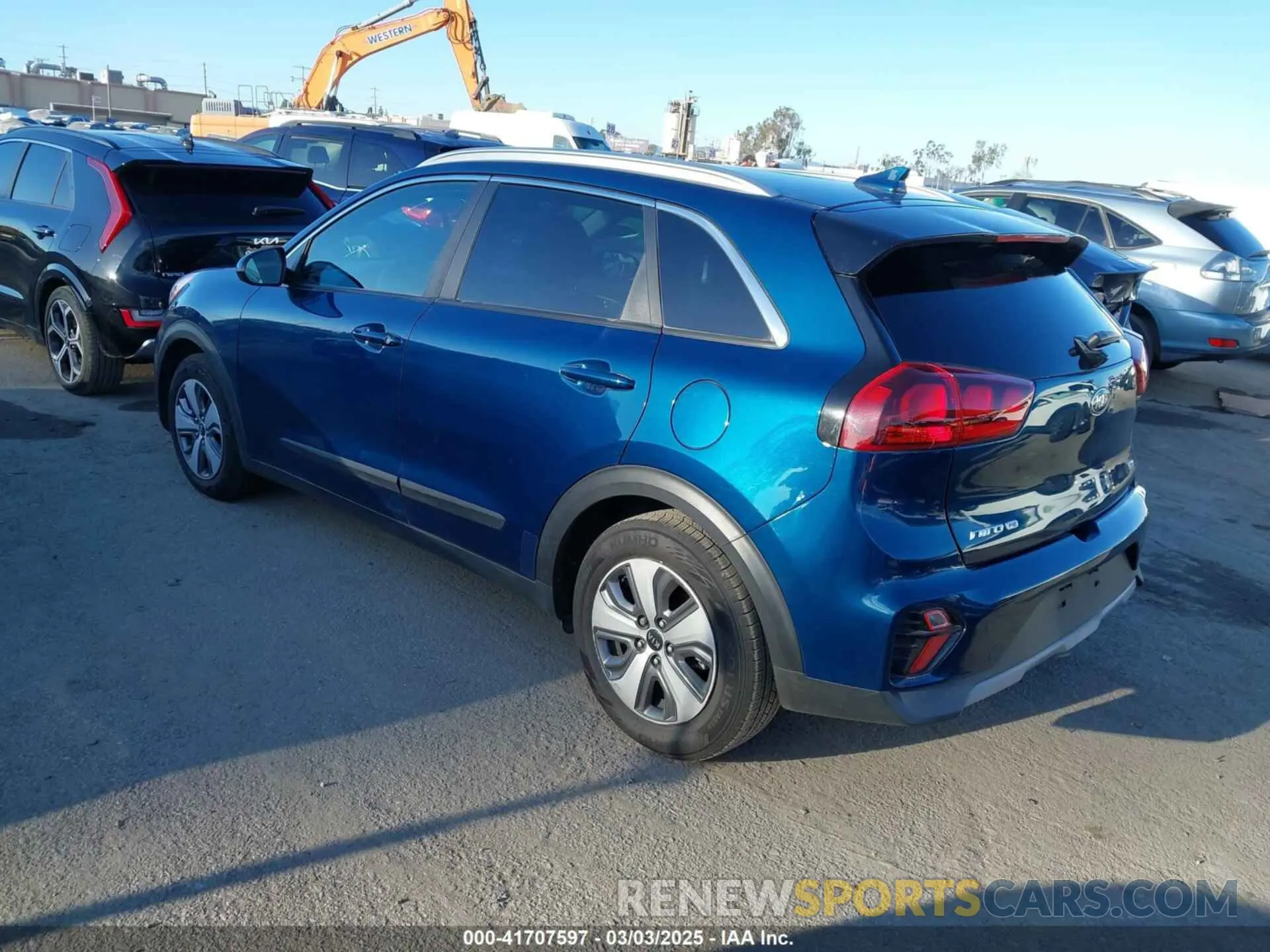 3 Photograph of a damaged car KNDCB3LC4M5471852 KIA NIRO 2021