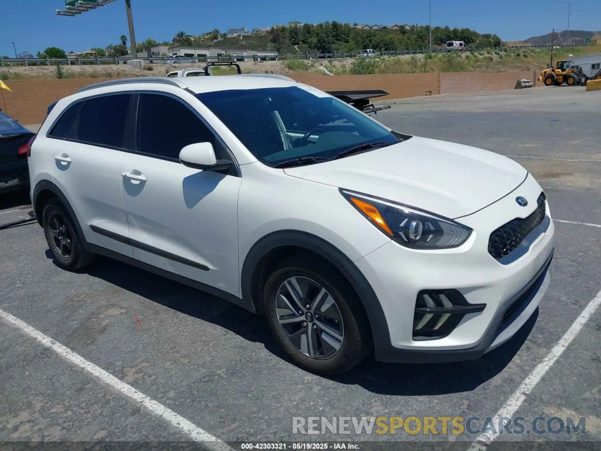 1 Photograph of a damaged car KNDCB3LC4M5481281 KIA NIRO 2021