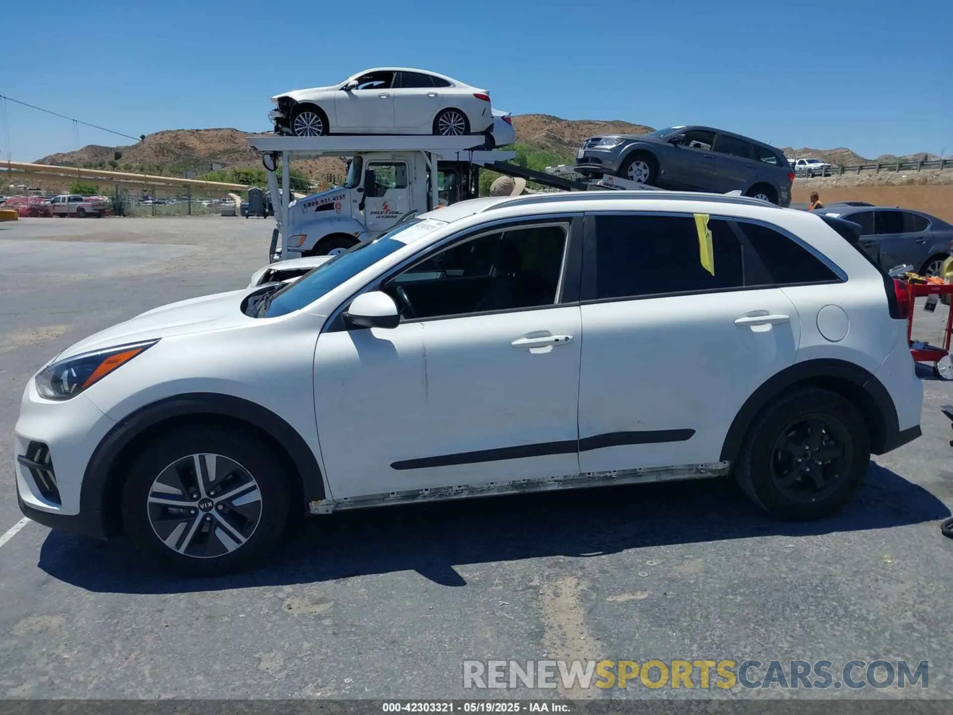 15 Photograph of a damaged car KNDCB3LC4M5481281 KIA NIRO 2021