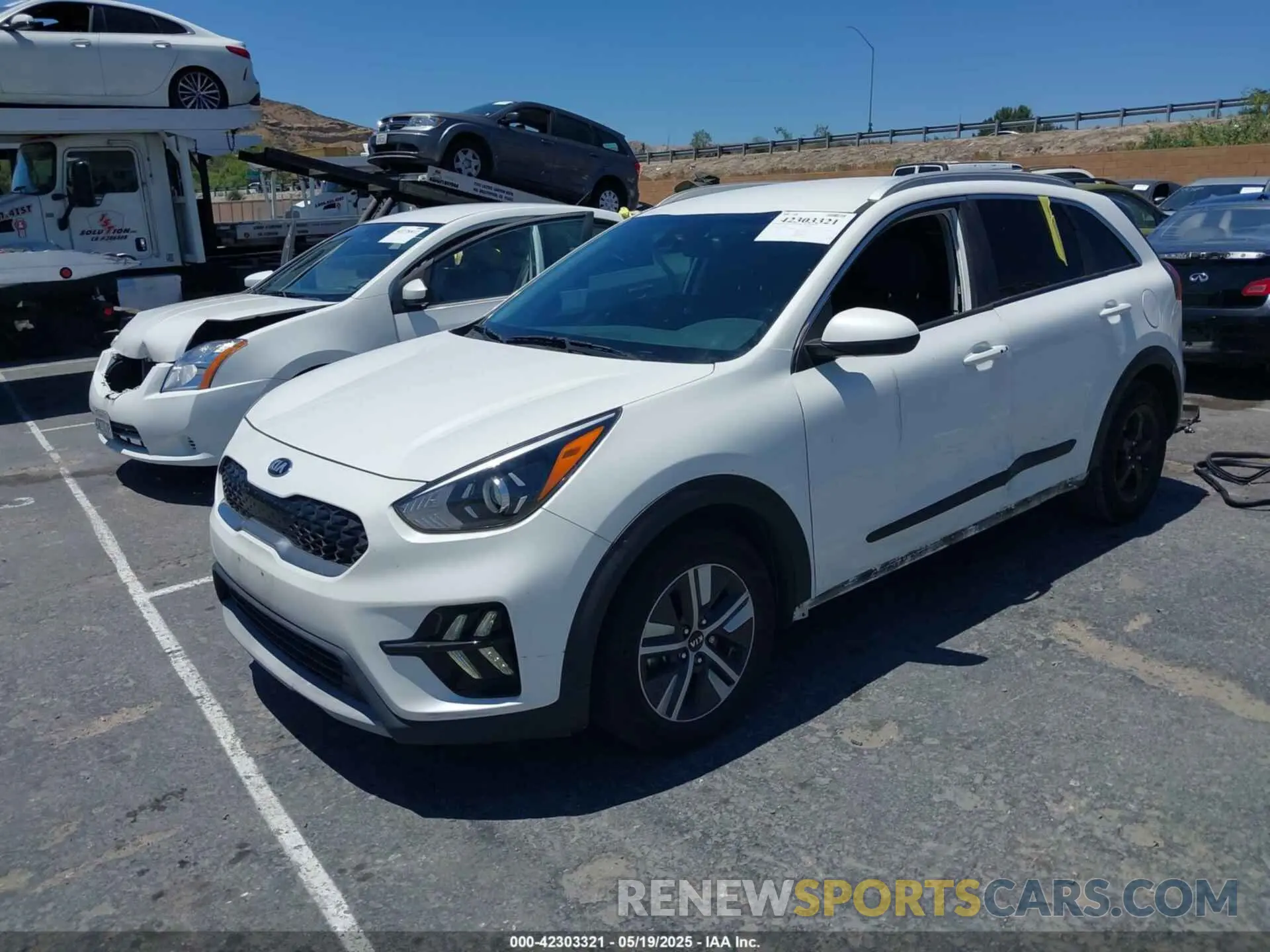 2 Photograph of a damaged car KNDCB3LC4M5481281 KIA NIRO 2021
