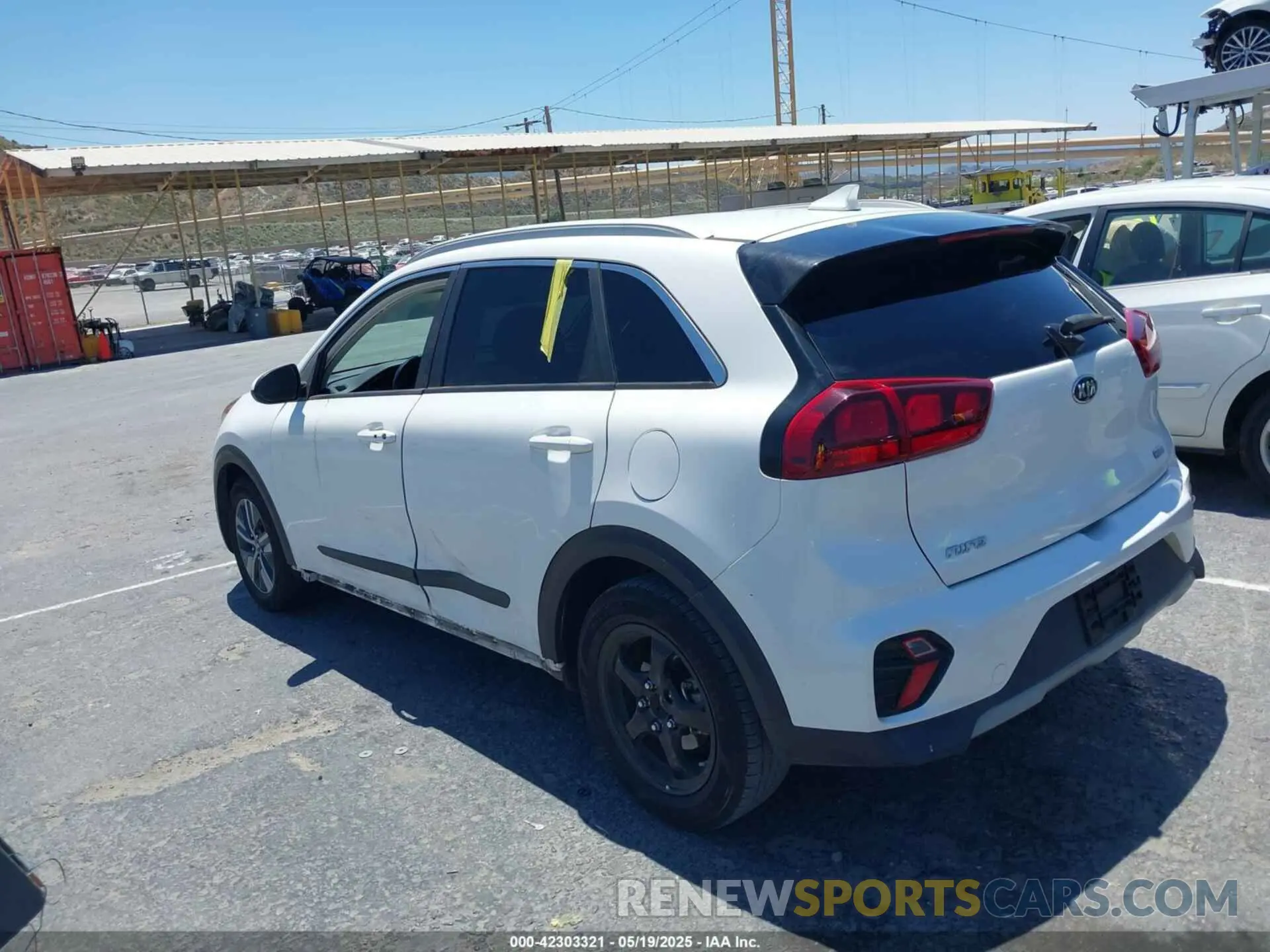 3 Photograph of a damaged car KNDCB3LC4M5481281 KIA NIRO 2021