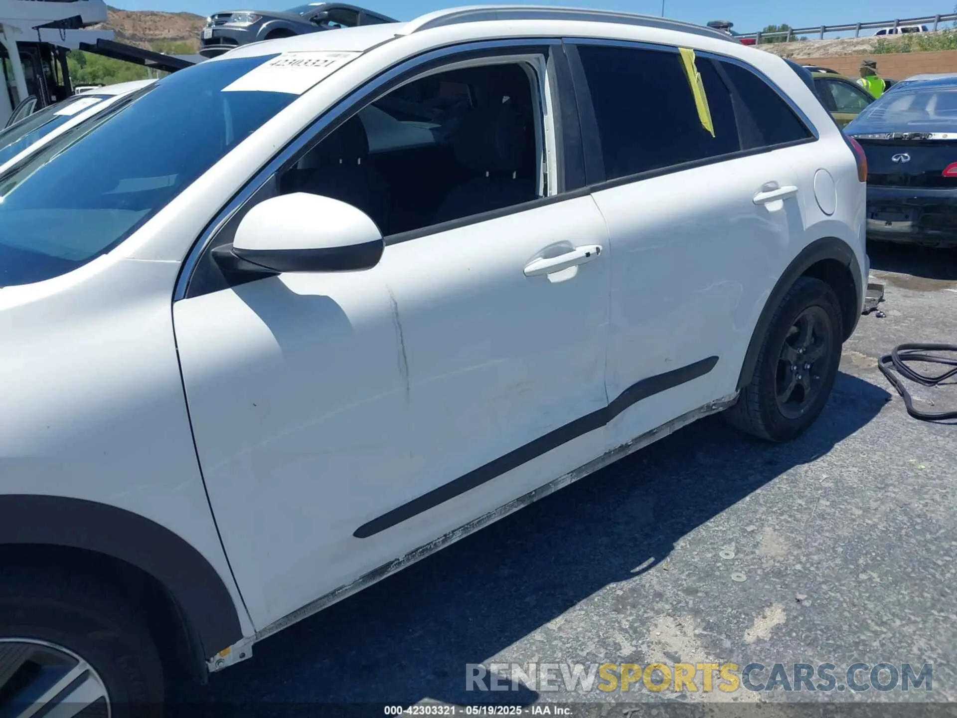6 Photograph of a damaged car KNDCB3LC4M5481281 KIA NIRO 2021