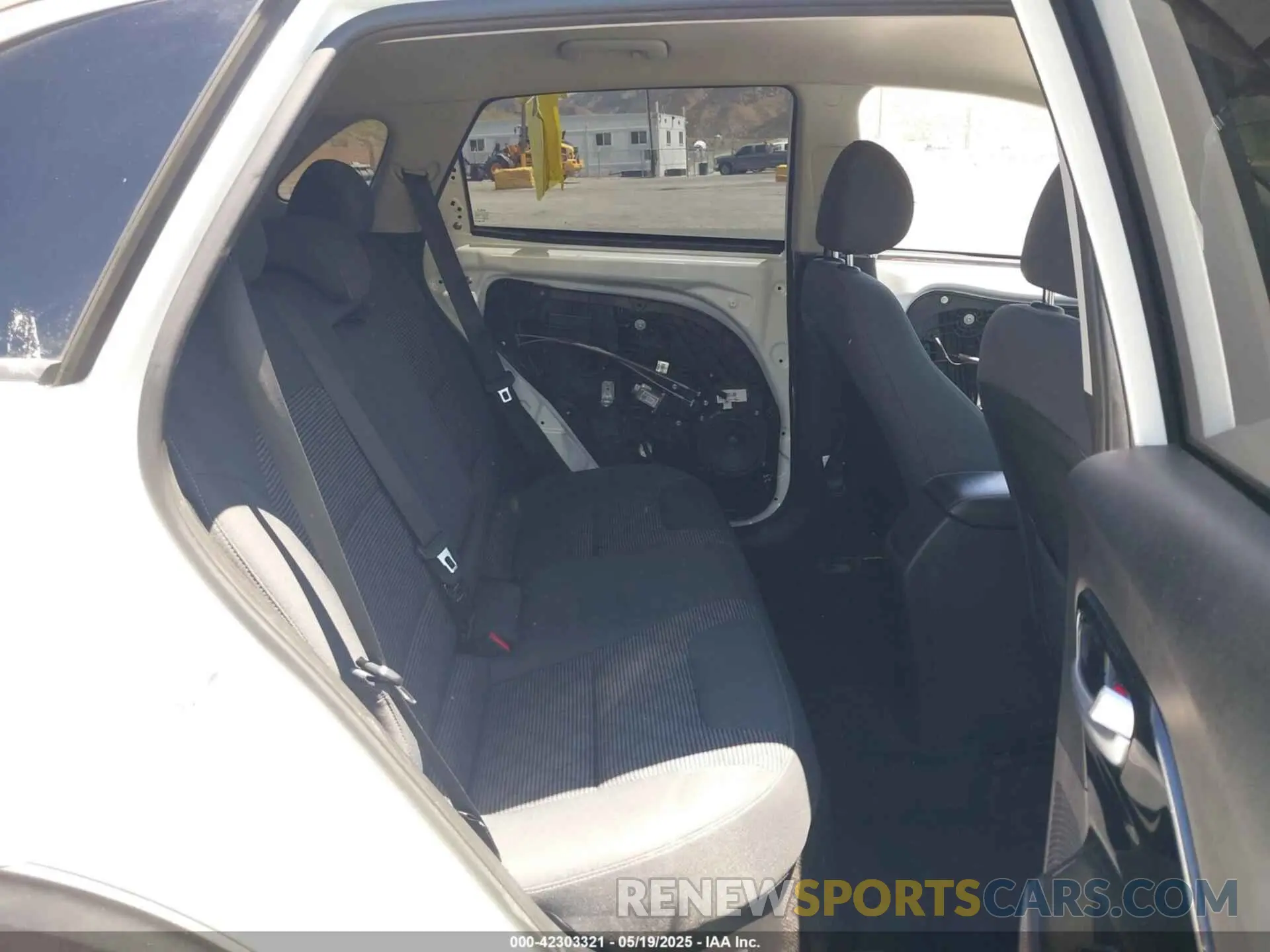 8 Photograph of a damaged car KNDCB3LC4M5481281 KIA NIRO 2021
