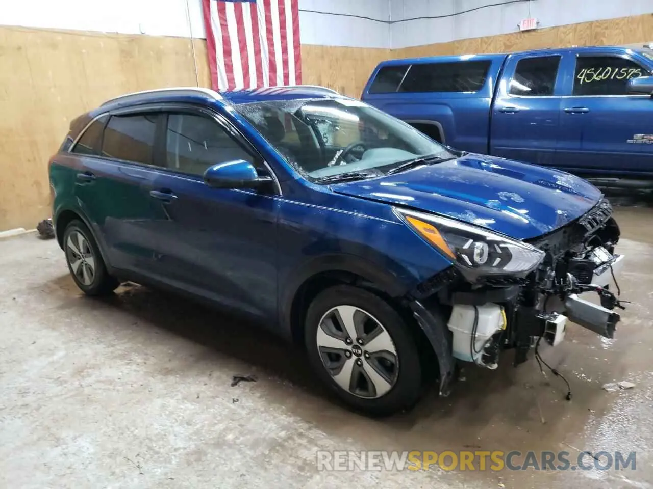 4 Photograph of a damaged car KNDCB3LC6M5476096 KIA NIRO 2021