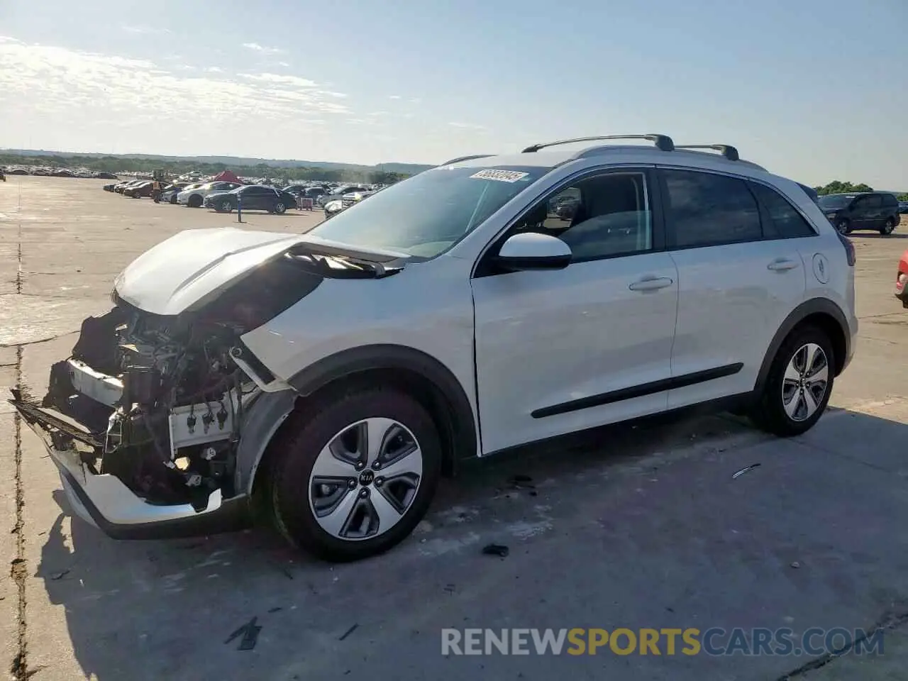 1 Photograph of a damaged car KNDCB3LC6M5486630 KIA NIRO 2021