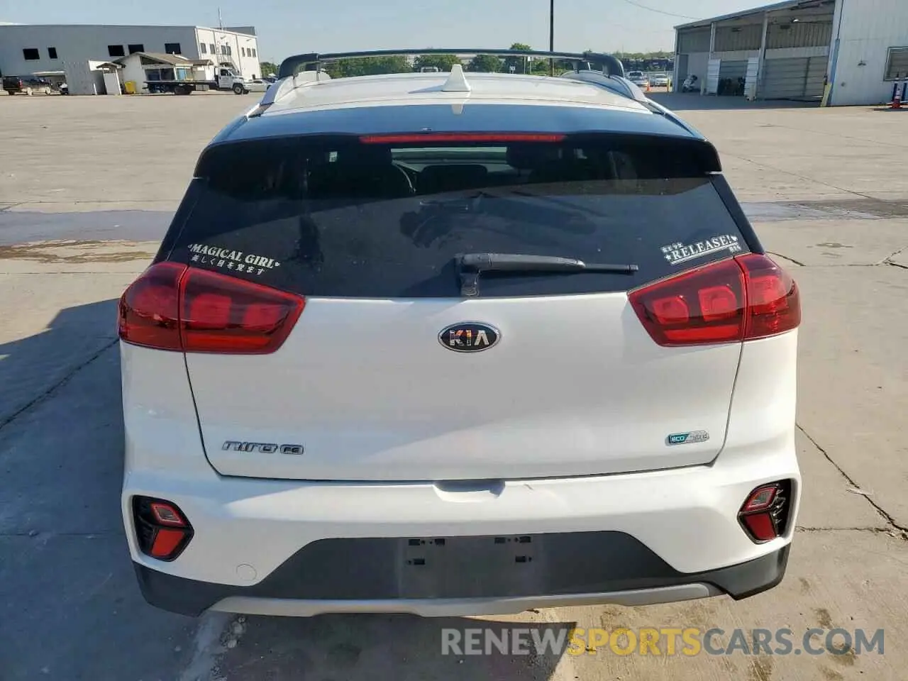 6 Photograph of a damaged car KNDCB3LC6M5486630 KIA NIRO 2021