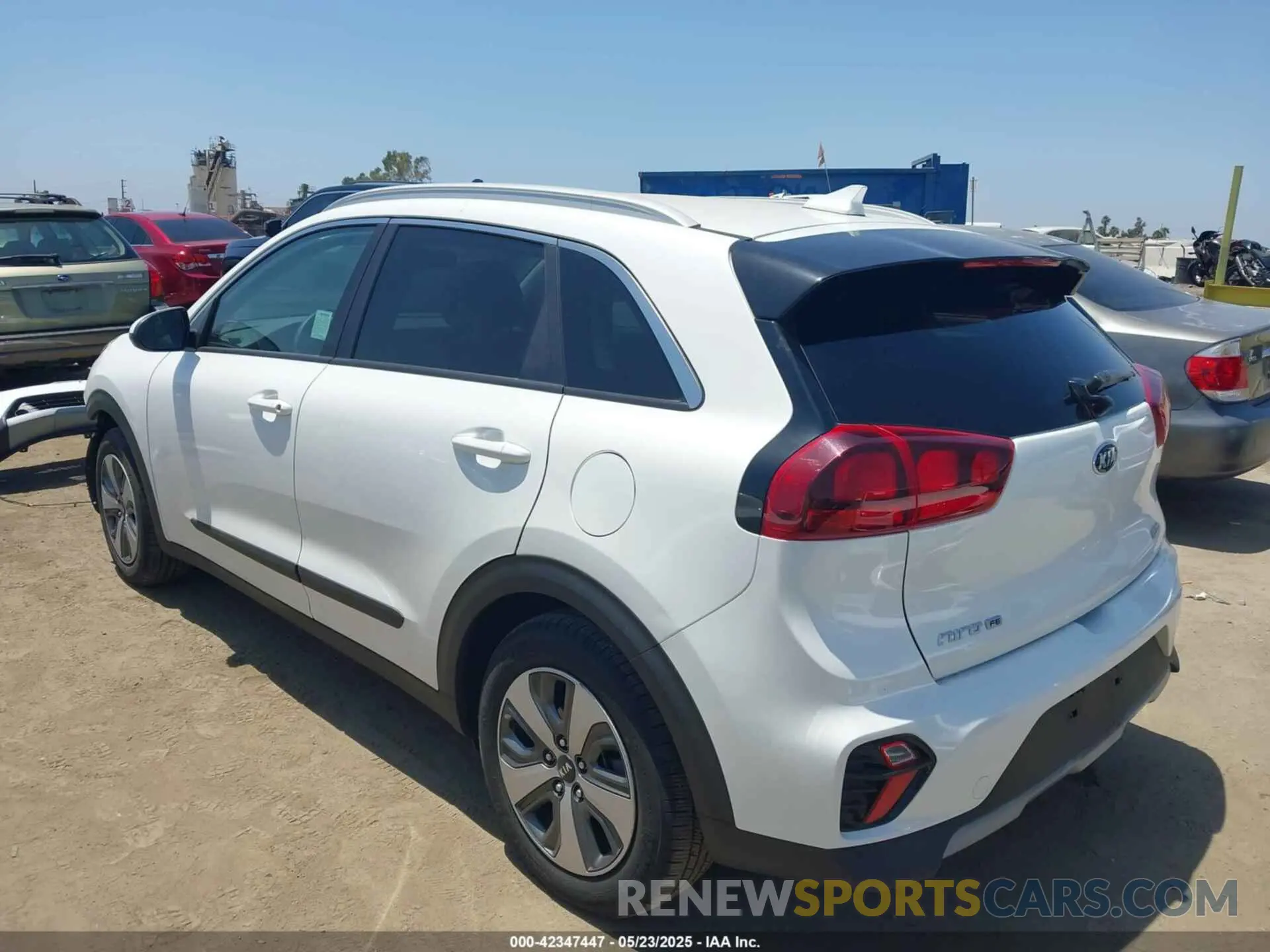 3 Photograph of a damaged car KNDCB3LC7M5465642 KIA NIRO 2021