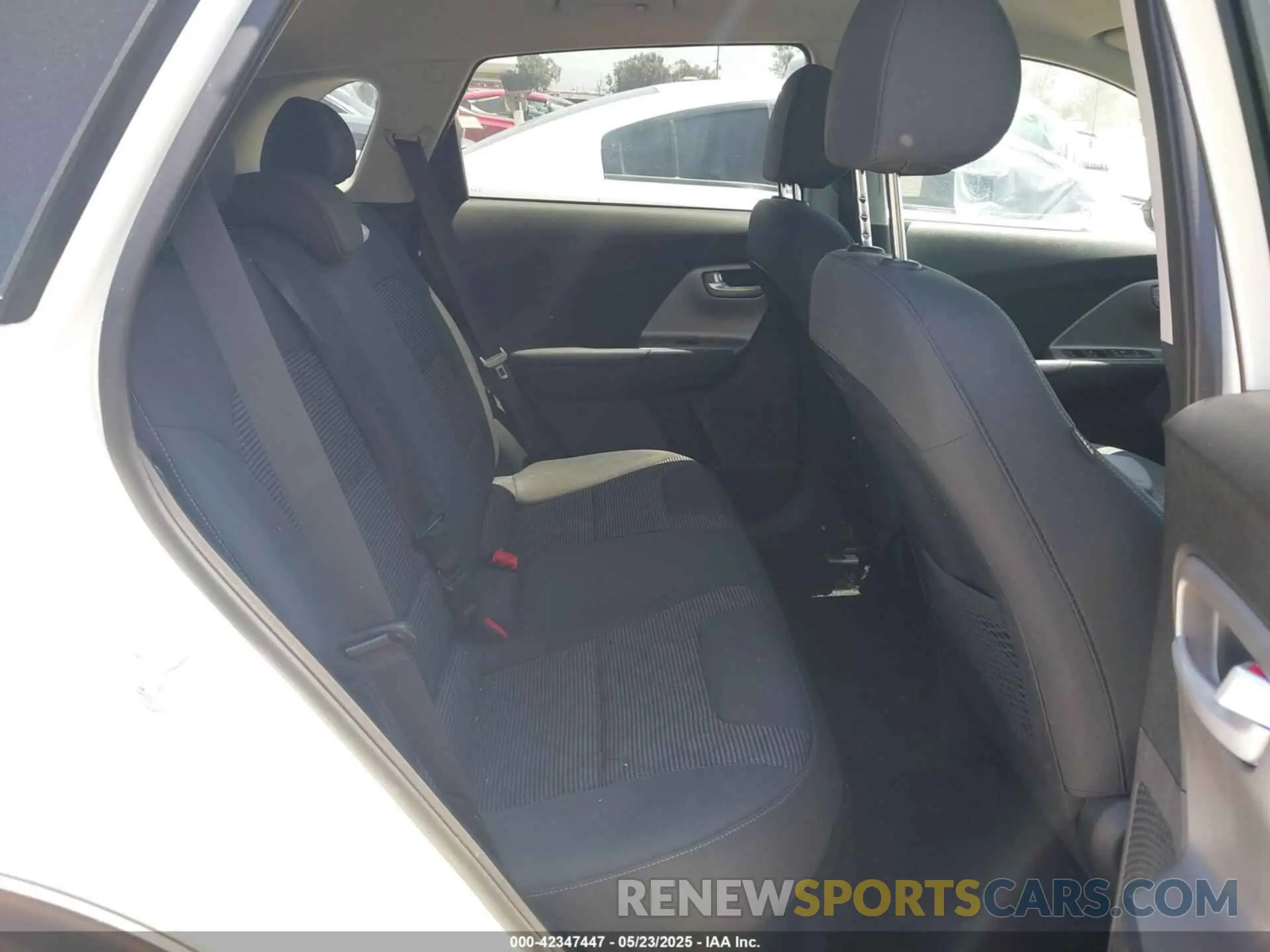 8 Photograph of a damaged car KNDCB3LC7M5465642 KIA NIRO 2021