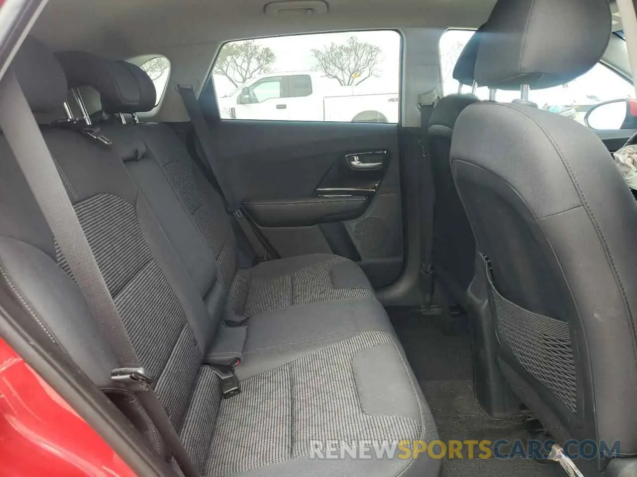 11 Photograph of a damaged car KNDCB3LC7M5469142 KIA NIRO 2021