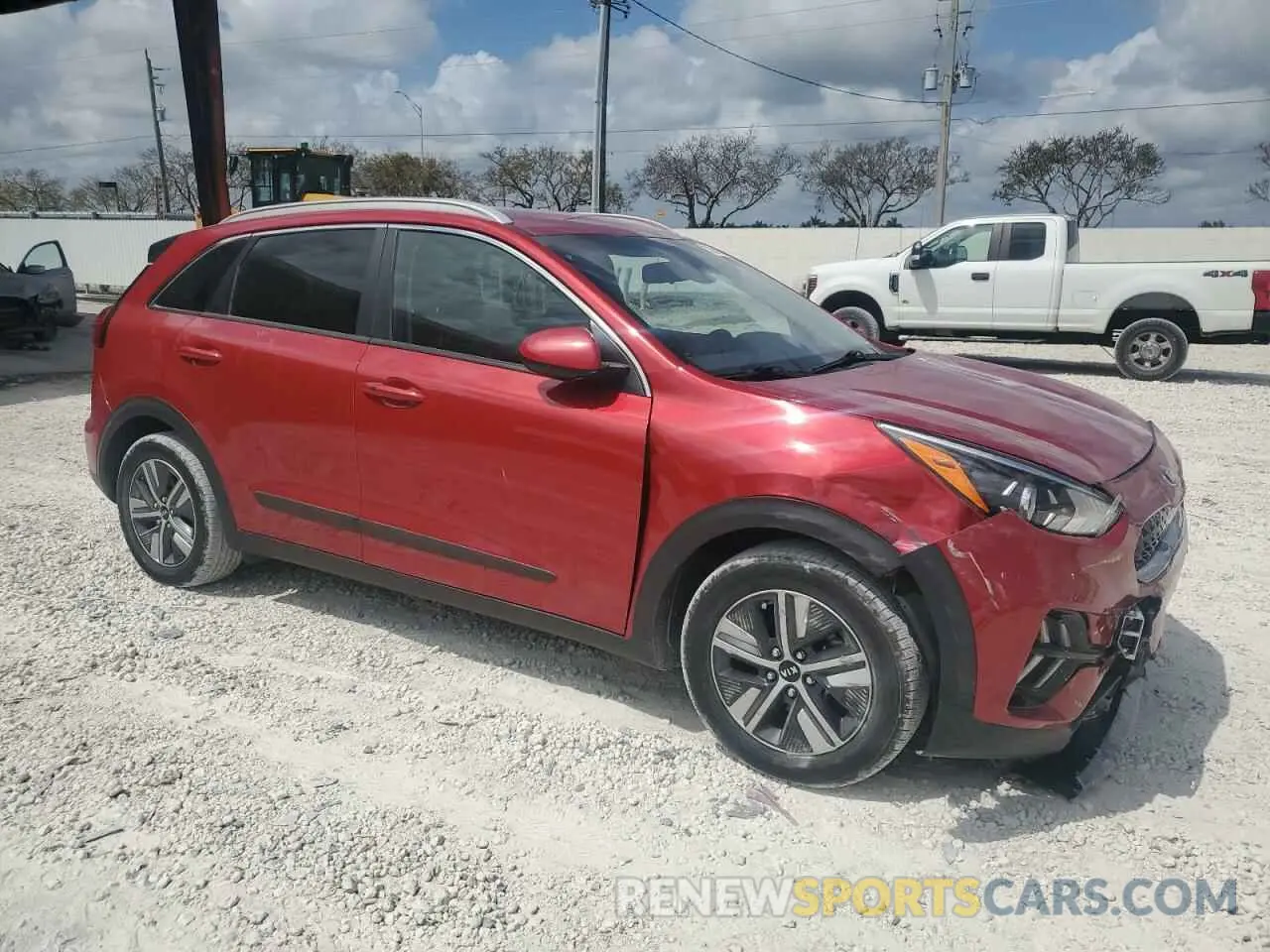 4 Photograph of a damaged car KNDCB3LC7M5469142 KIA NIRO 2021