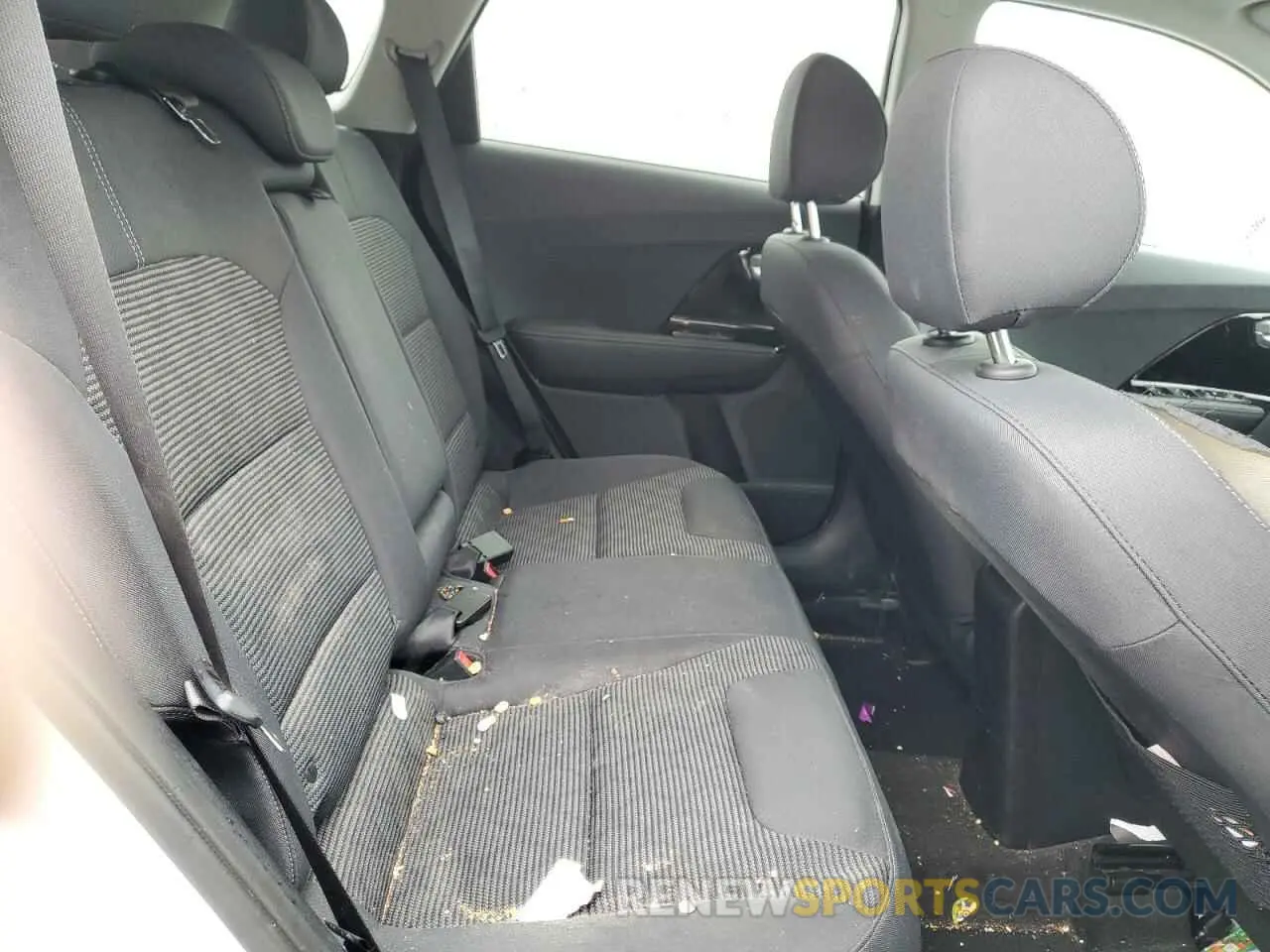 12 Photograph of a damaged car KNDCB3LC7M5471375 KIA NIRO 2021