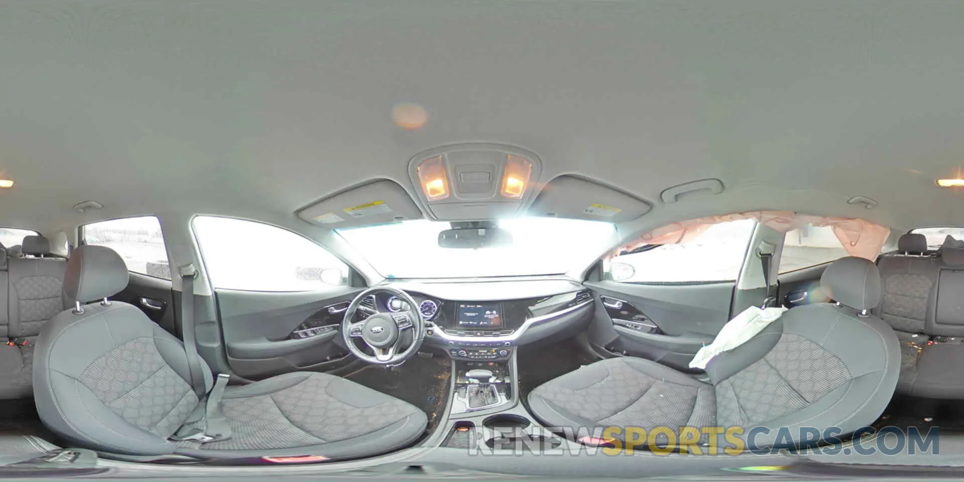 13 Photograph of a damaged car KNDCB3LC7M5471375 KIA NIRO 2021