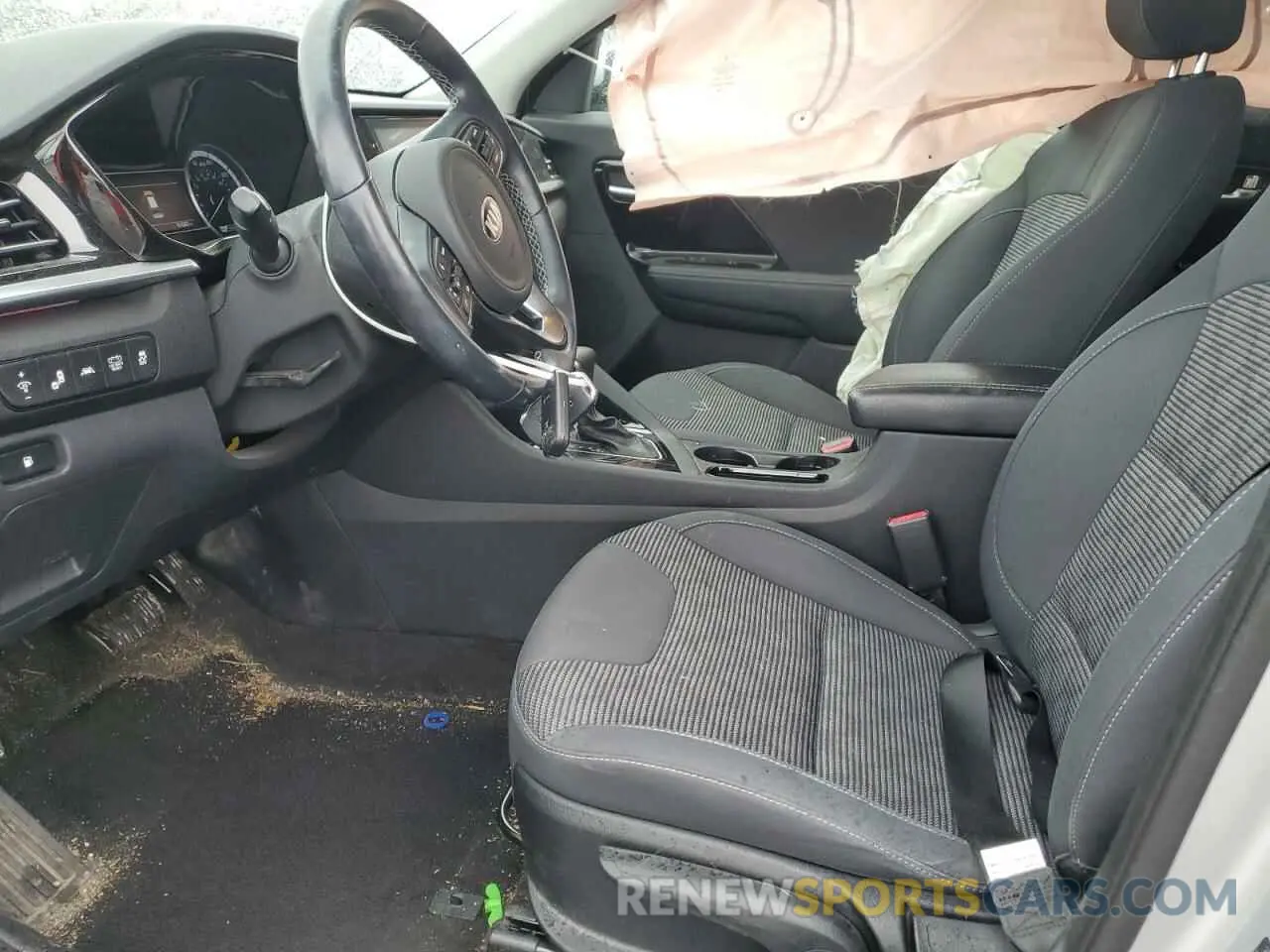 7 Photograph of a damaged car KNDCB3LC7M5471375 KIA NIRO 2021