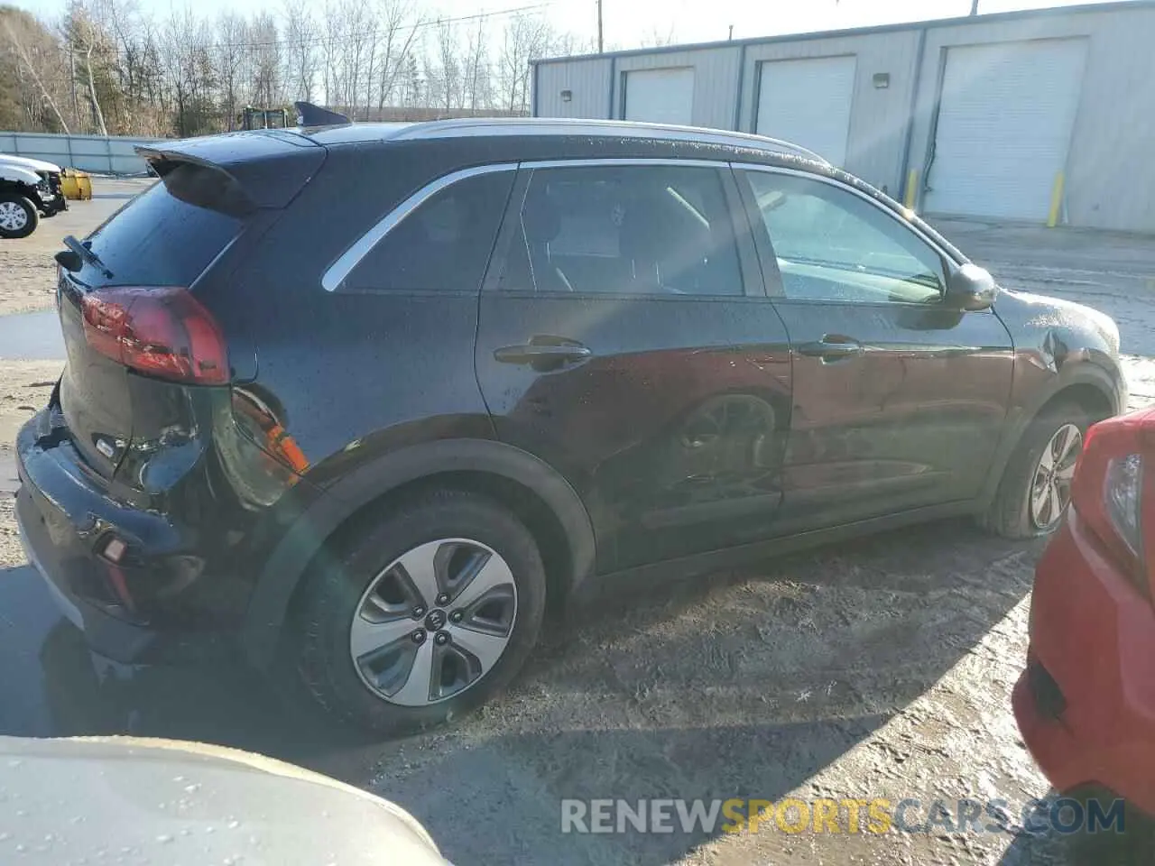 3 Photograph of a damaged car KNDCB3LCXM5488266 KIA NIRO 2021