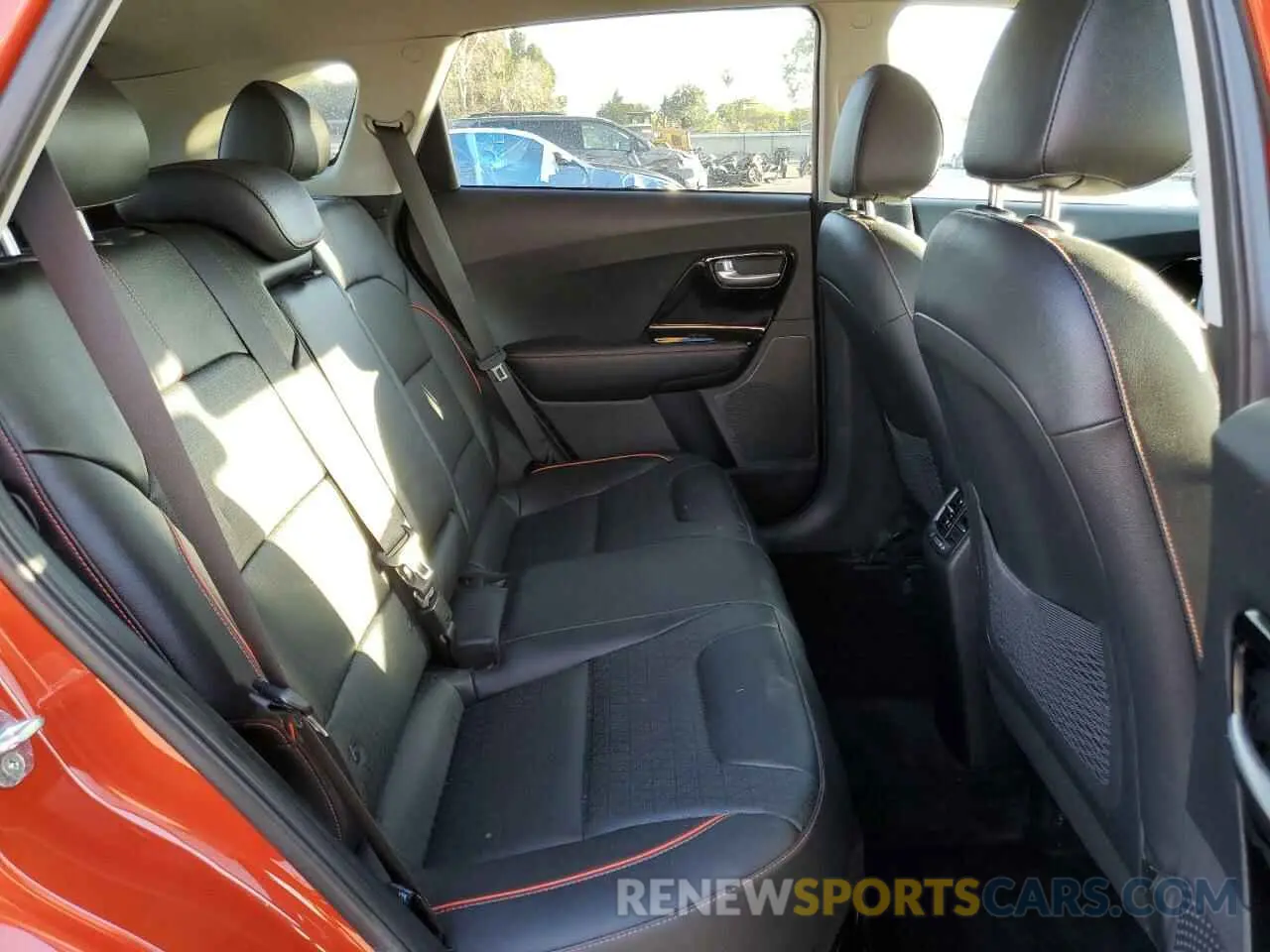 11 Photograph of a damaged car KNDCC3LC1M5475550 KIA NIRO 2021