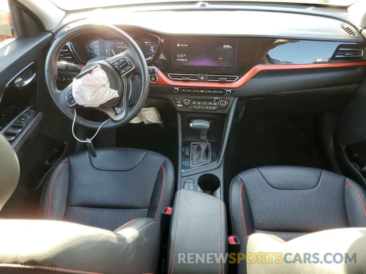 8 Photograph of a damaged car KNDCC3LC1M5475550 KIA NIRO 2021