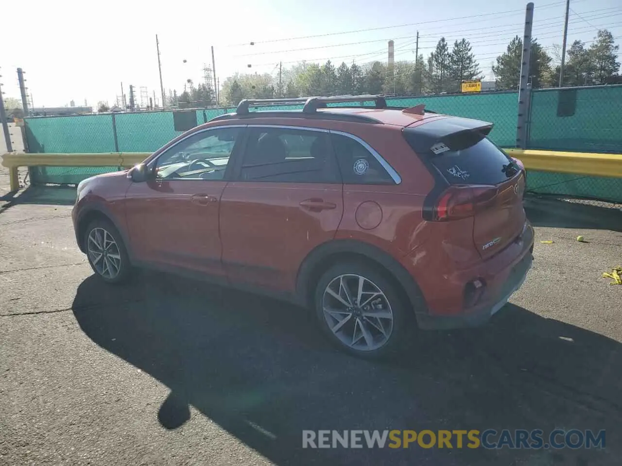 2 Photograph of a damaged car KNDCC3LC2M5473807 KIA NIRO 2021
