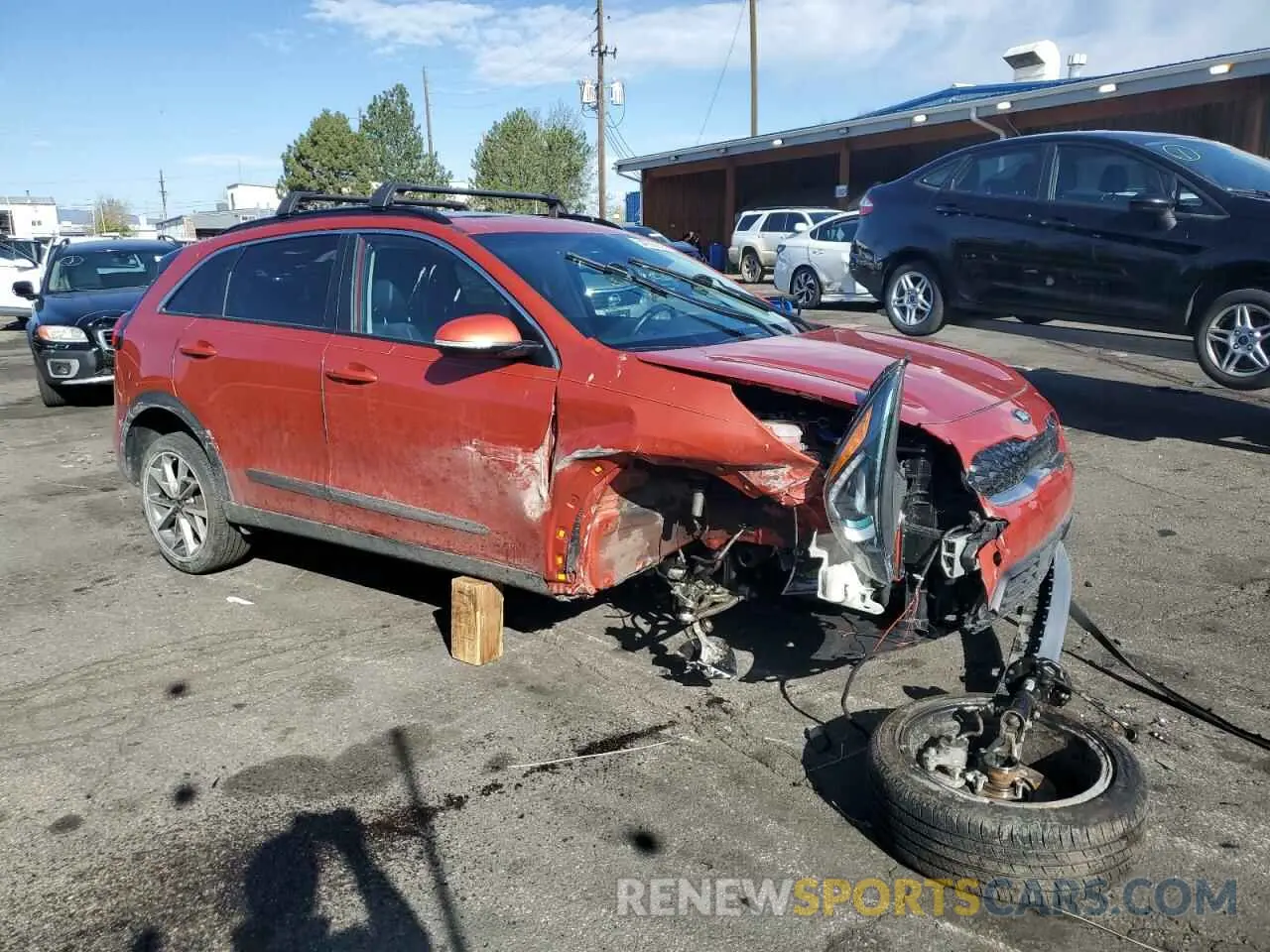 4 Photograph of a damaged car KNDCC3LC2M5473807 KIA NIRO 2021