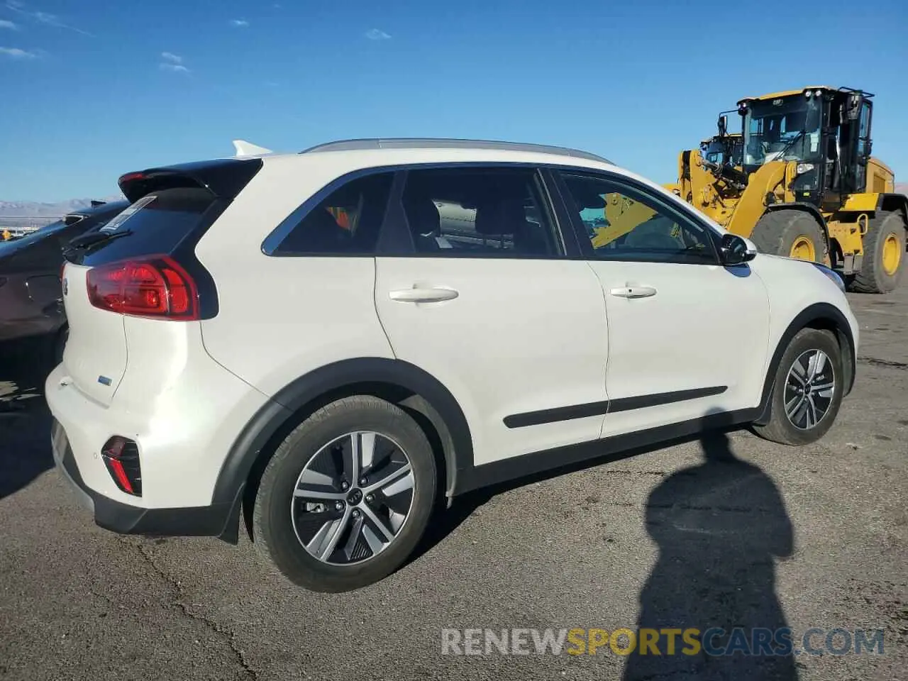 3 Photograph of a damaged car KNDCC3LD2M5485402 KIA NIRO 2021