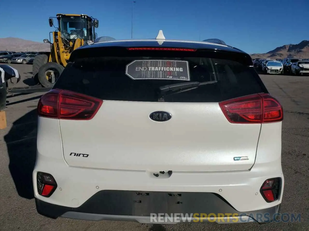 6 Photograph of a damaged car KNDCC3LD2M5485402 KIA NIRO 2021