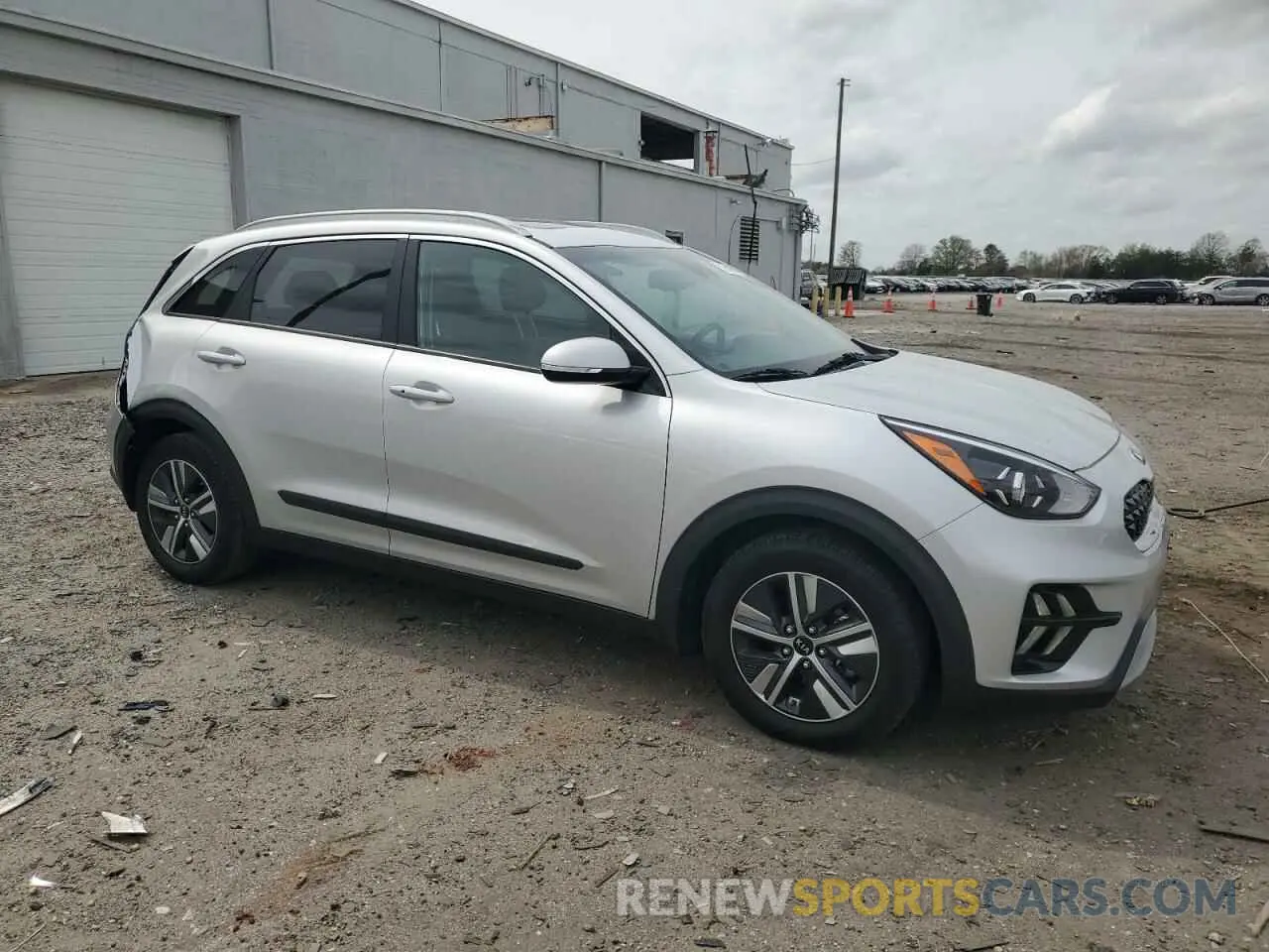 4 Photograph of a damaged car KNDCE3LC2M5462655 KIA NIRO 2021