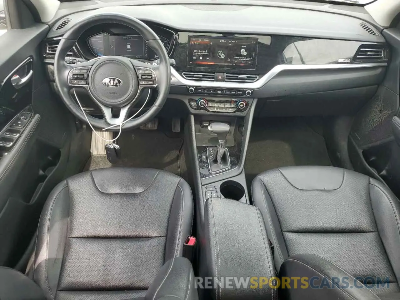 8 Photograph of a damaged car KNDCE3LC2M5462655 KIA NIRO 2021