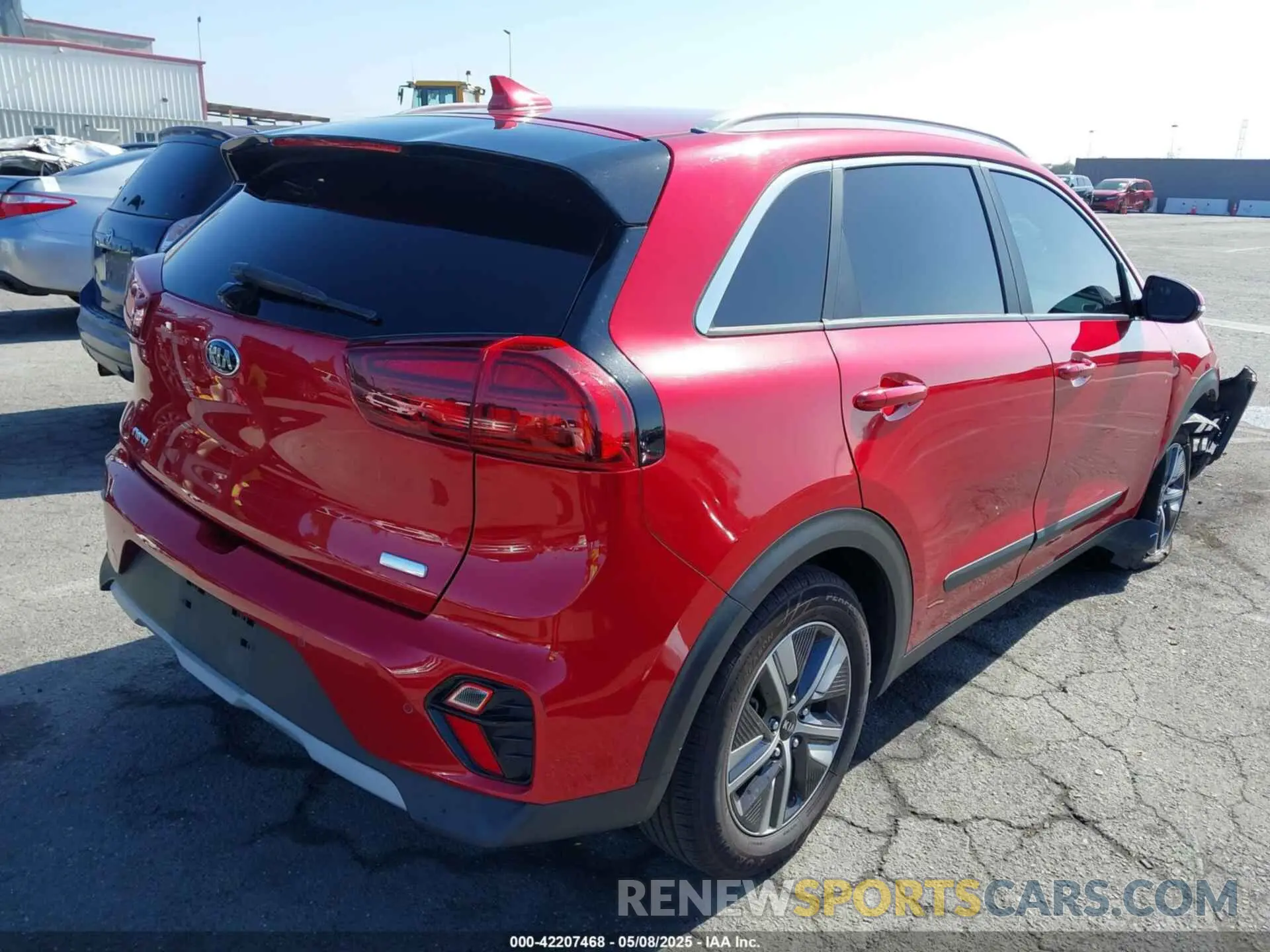 4 Photograph of a damaged car KNDCE3LC7M5465244 KIA NIRO 2021