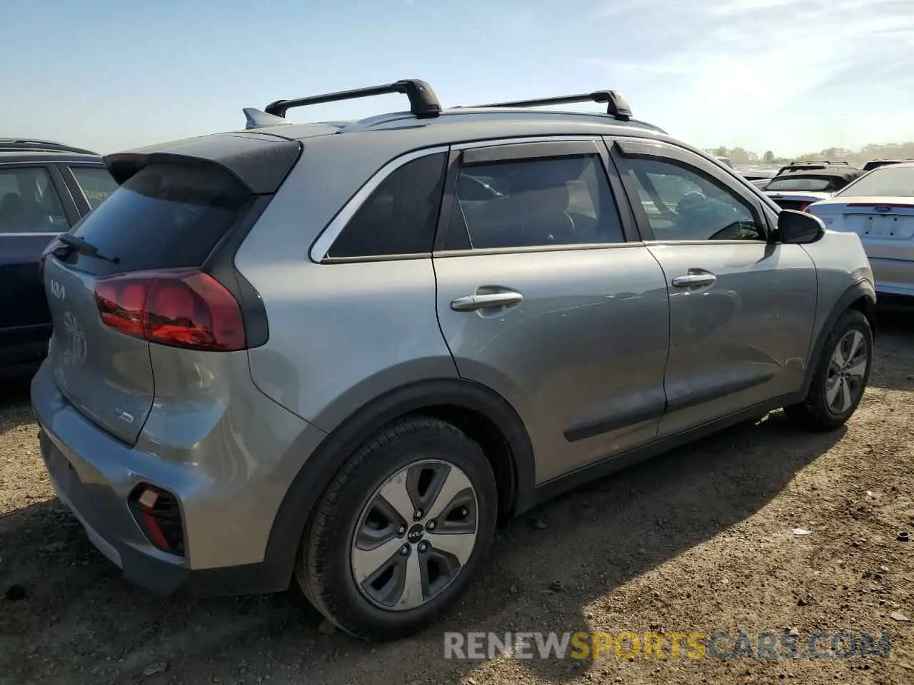 3 Photograph of a damaged car KNDCB3LC0N5515363 KIA NIRO 2022
