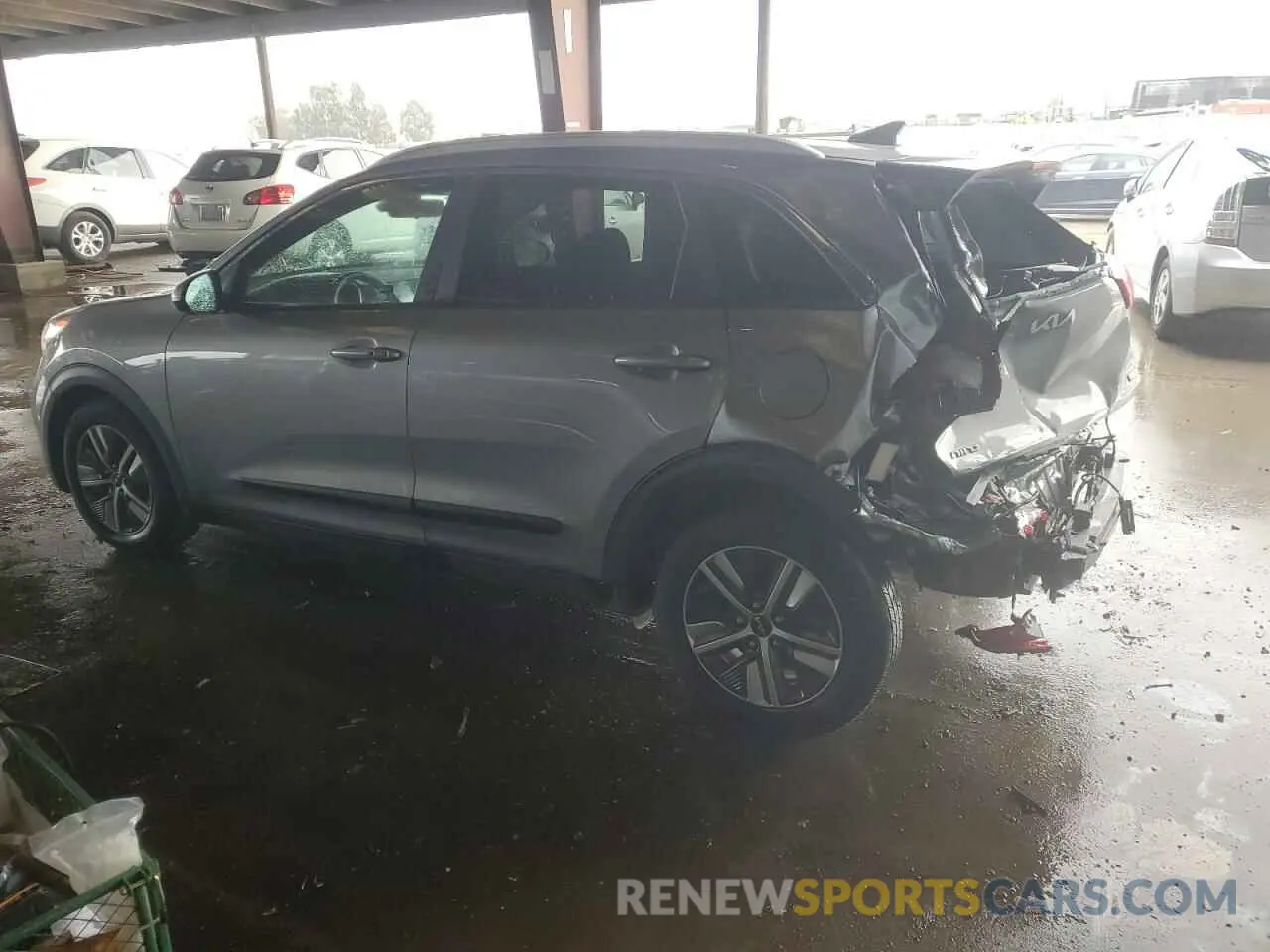 2 Photograph of a damaged car KNDCB3LC0N5548041 KIA NIRO 2022