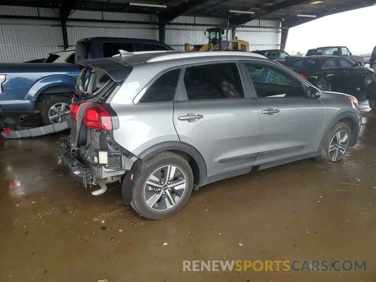 3 Photograph of a damaged car KNDCB3LC0N5548041 KIA NIRO 2022