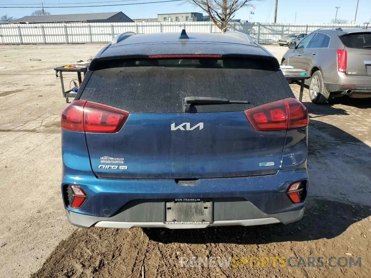6 Photograph of a damaged car KNDCB3LC1N5532916 KIA NIRO 2022