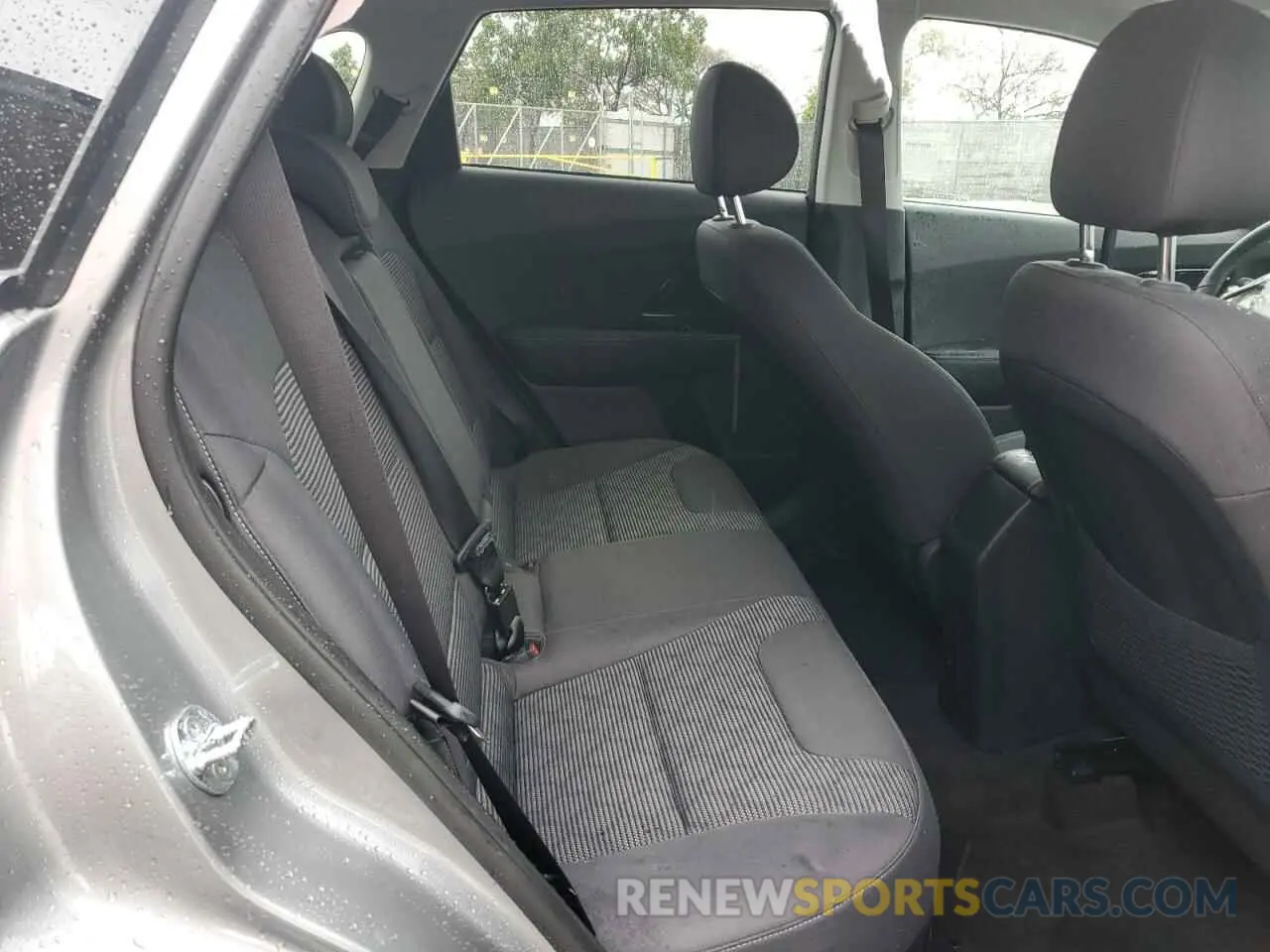 12 Photograph of a damaged car KNDCB3LC1N5541356 KIA NIRO 2022