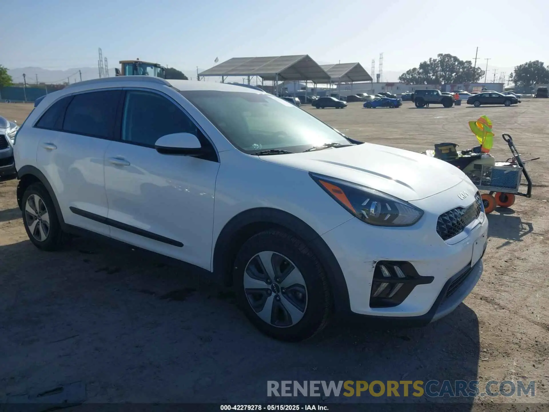 1 Photograph of a damaged car KNDCB3LC2N5519141 KIA NIRO 2022