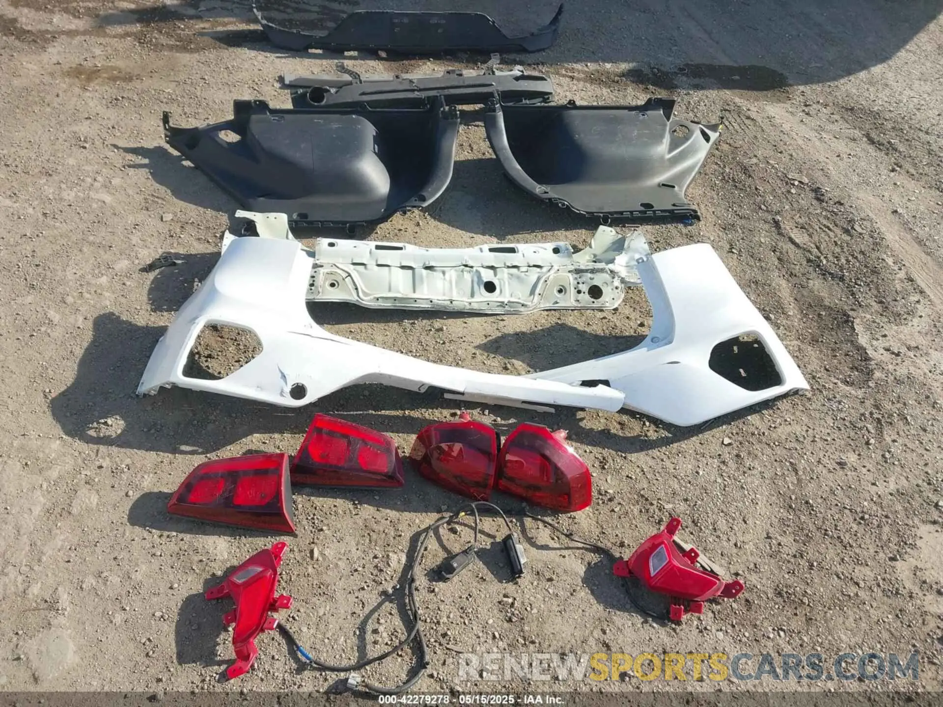 12 Photograph of a damaged car KNDCB3LC2N5519141 KIA NIRO 2022