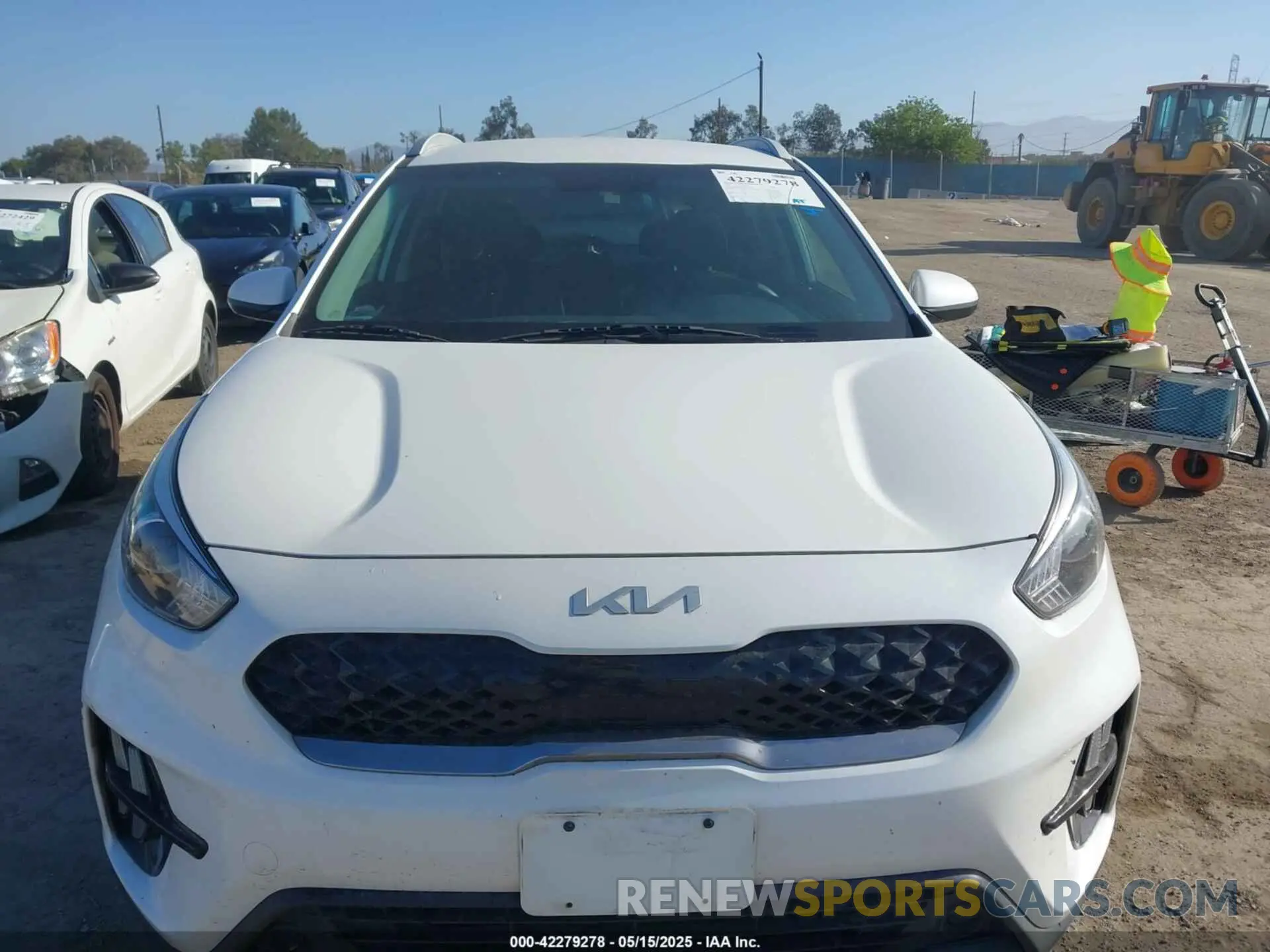 13 Photograph of a damaged car KNDCB3LC2N5519141 KIA NIRO 2022