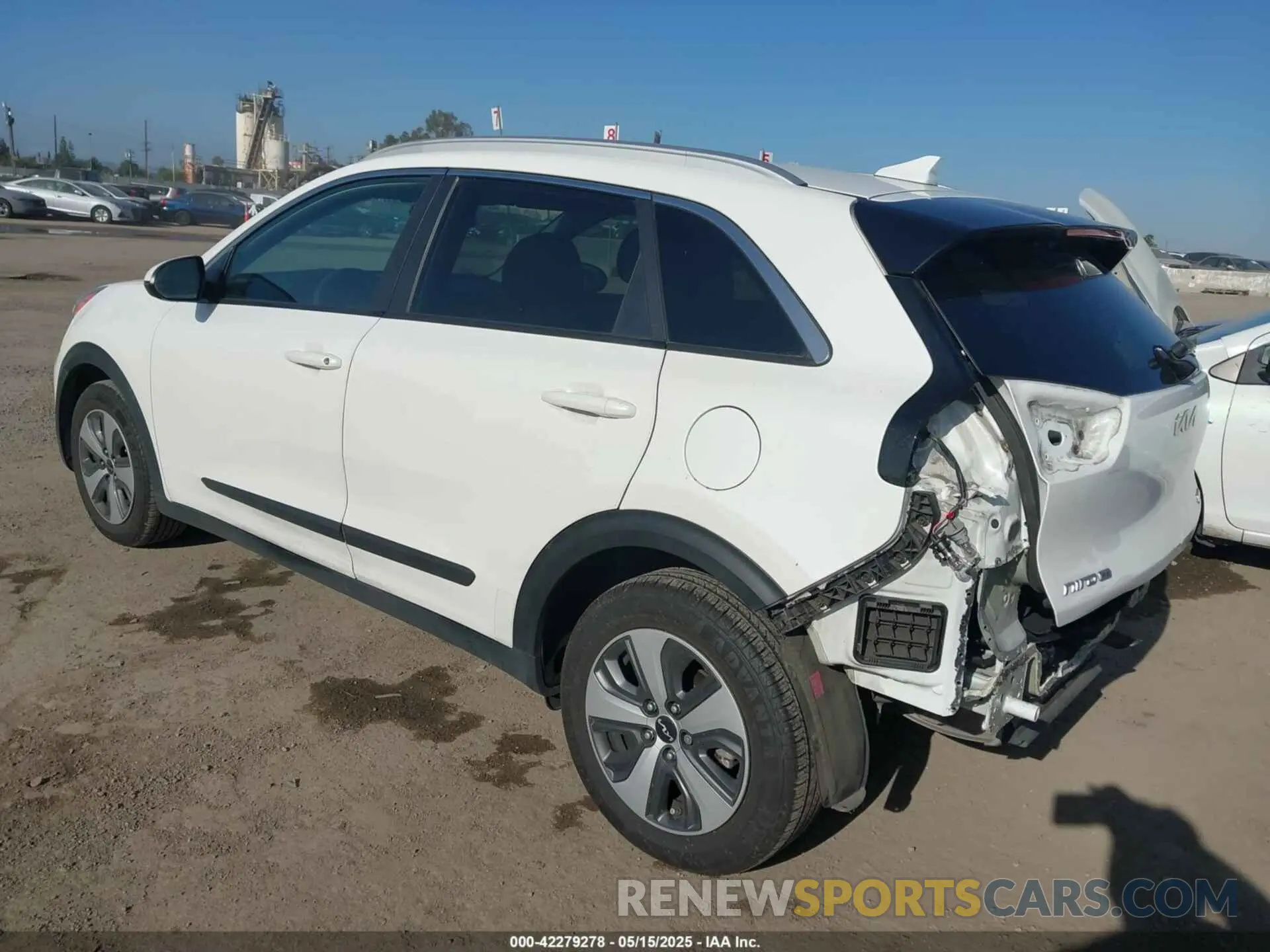 3 Photograph of a damaged car KNDCB3LC2N5519141 KIA NIRO 2022
