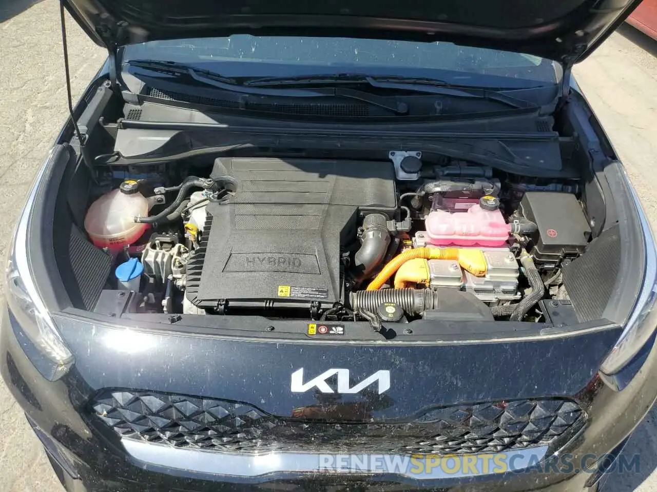 12 Photograph of a damaged car KNDCB3LC2N5549594 KIA NIRO 2022