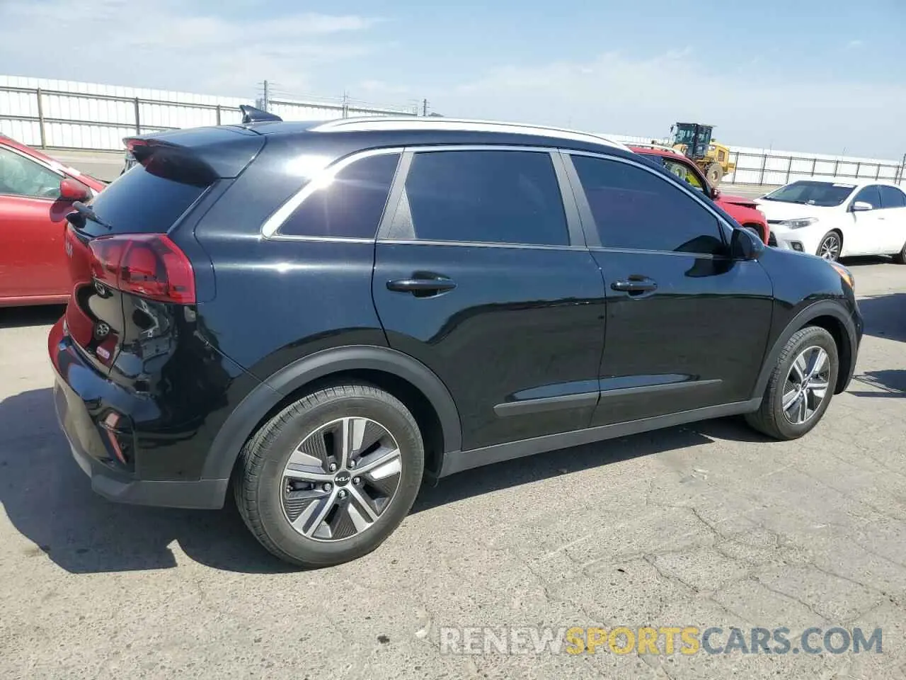 3 Photograph of a damaged car KNDCB3LC2N5549594 KIA NIRO 2022