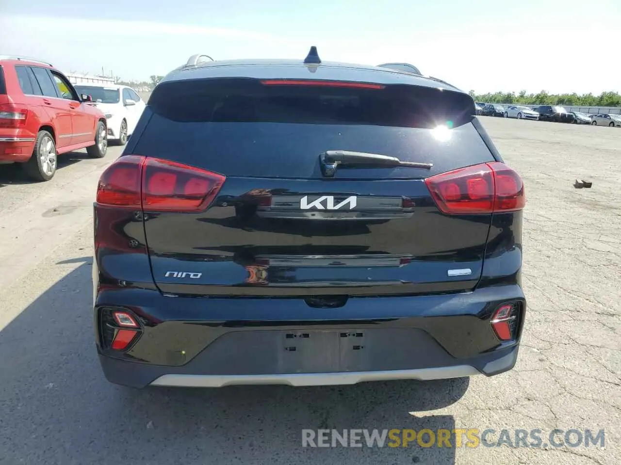 6 Photograph of a damaged car KNDCB3LC2N5549594 KIA NIRO 2022