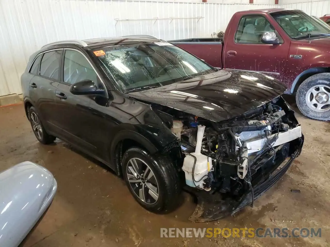 4 Photograph of a damaged car KNDCB3LC3N5539575 KIA NIRO 2022
