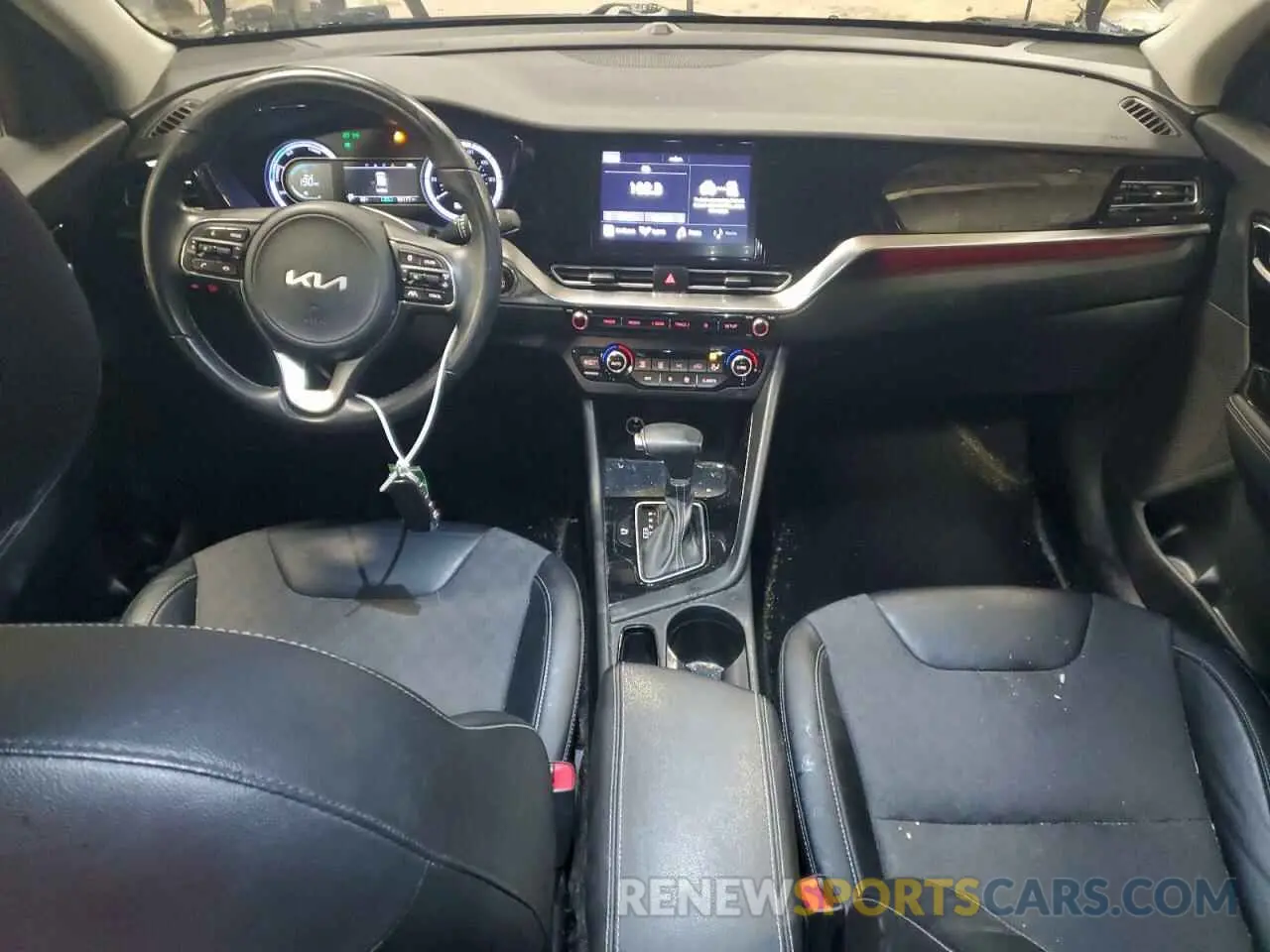 8 Photograph of a damaged car KNDCB3LC3N5539575 KIA NIRO 2022