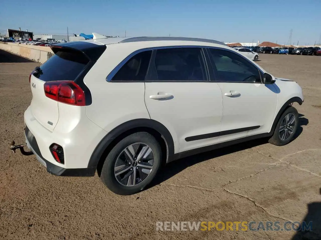 3 Photograph of a damaged car KNDCB3LC4N5549418 KIA NIRO 2022
