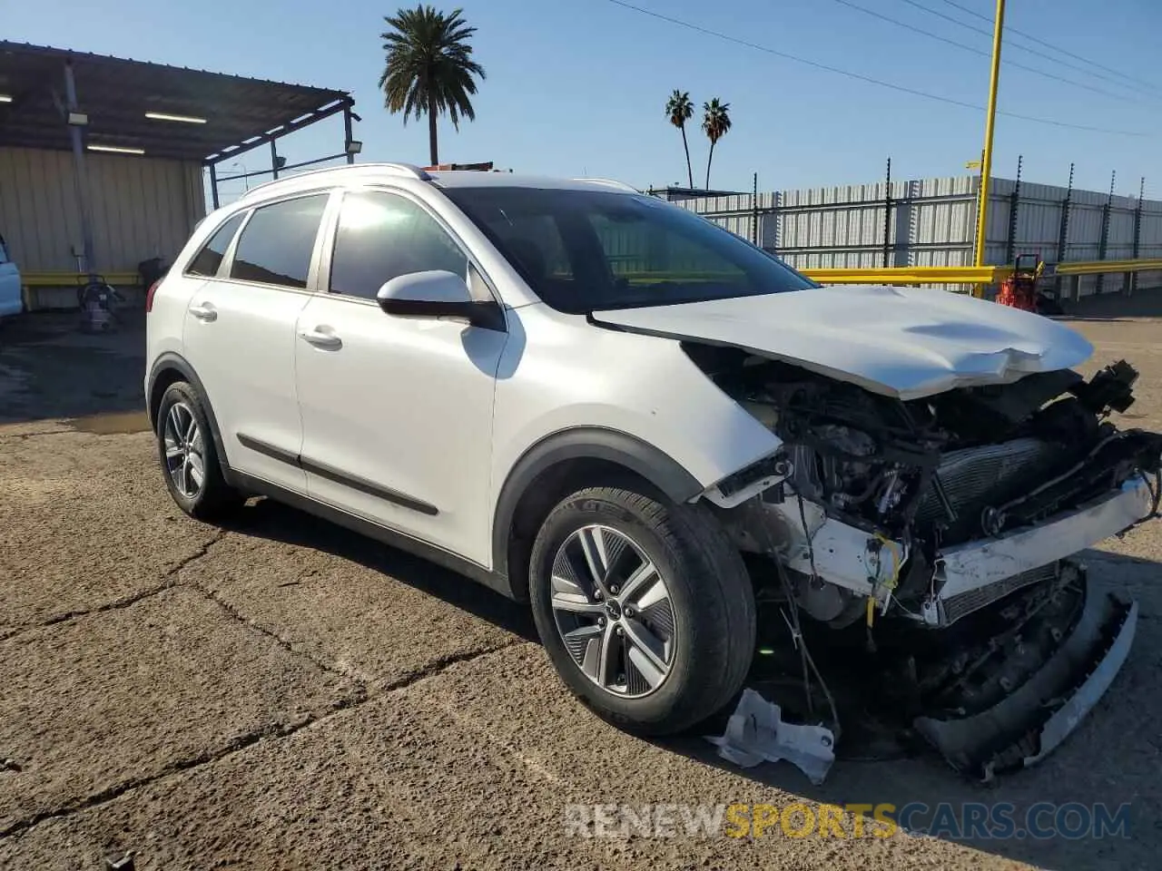 4 Photograph of a damaged car KNDCB3LC4N5549418 KIA NIRO 2022