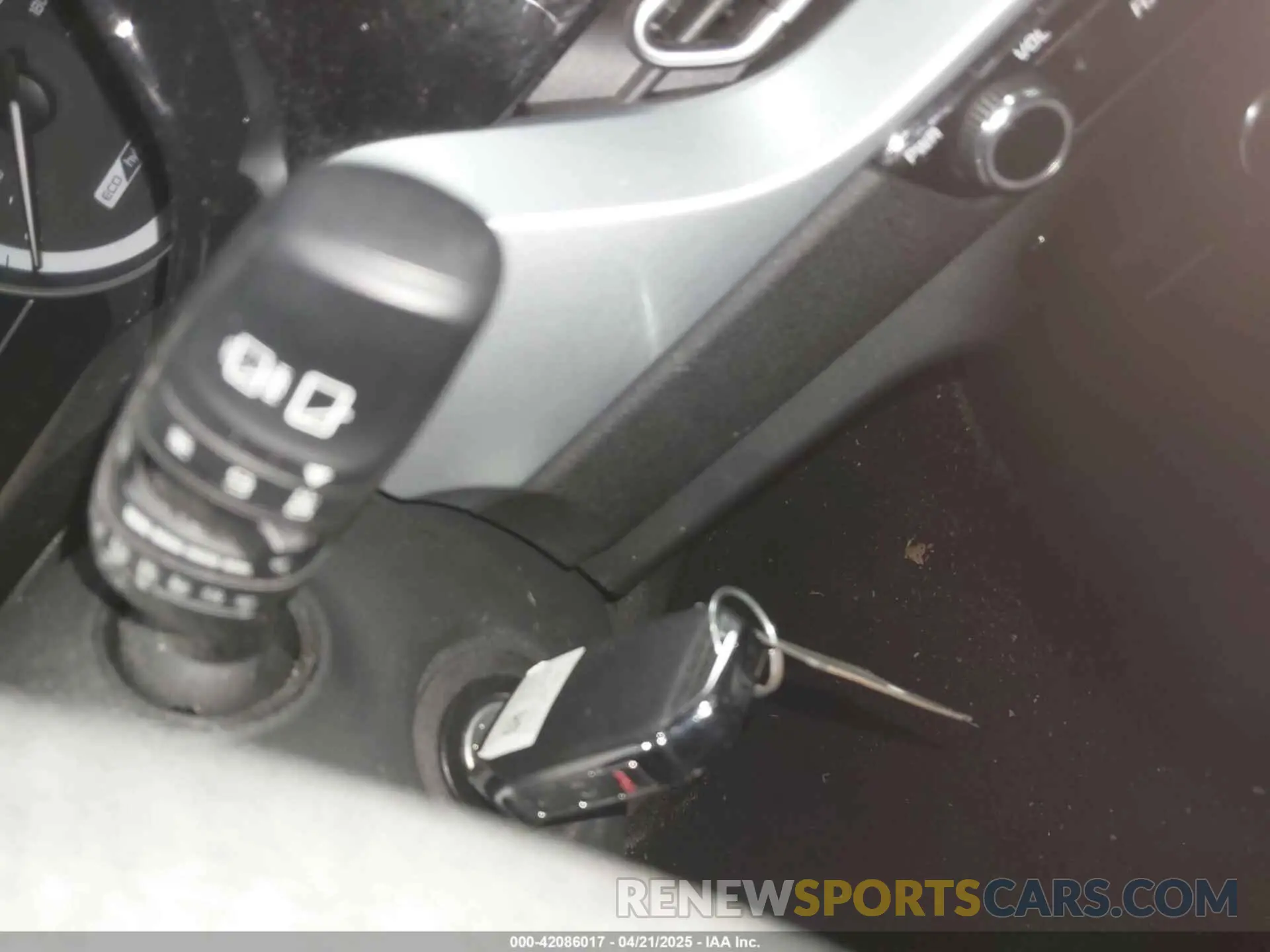 11 Photograph of a damaged car KNDCB3LC5N5540355 KIA NIRO 2022