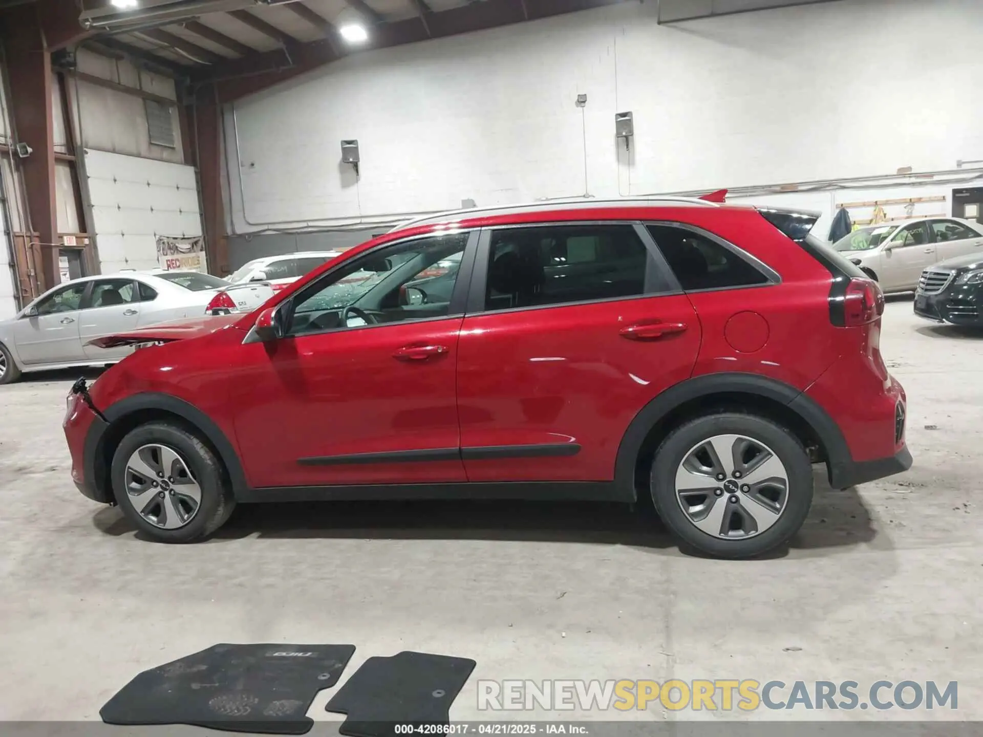15 Photograph of a damaged car KNDCB3LC5N5540355 KIA NIRO 2022